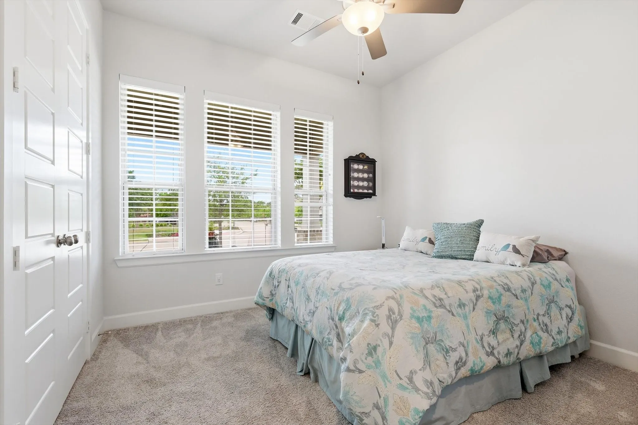 Single Family Residence For Rent in Tarrant County , 4817 Beaver Creek Drive, Arlington, Texas 76005, 2 Bedroom, 2 Bathroom, 2 Garage spaces, 2,264 Sqft, built in 2021, mls#21340584, Real Estate Agent in Arlington, Homes For Rent in Tarrant county, Homes For Rent in Arlington, Realtor in Arlington Texas, Real Estate Brokerage Independent Realty Texas, Luminita Cordes Realtor