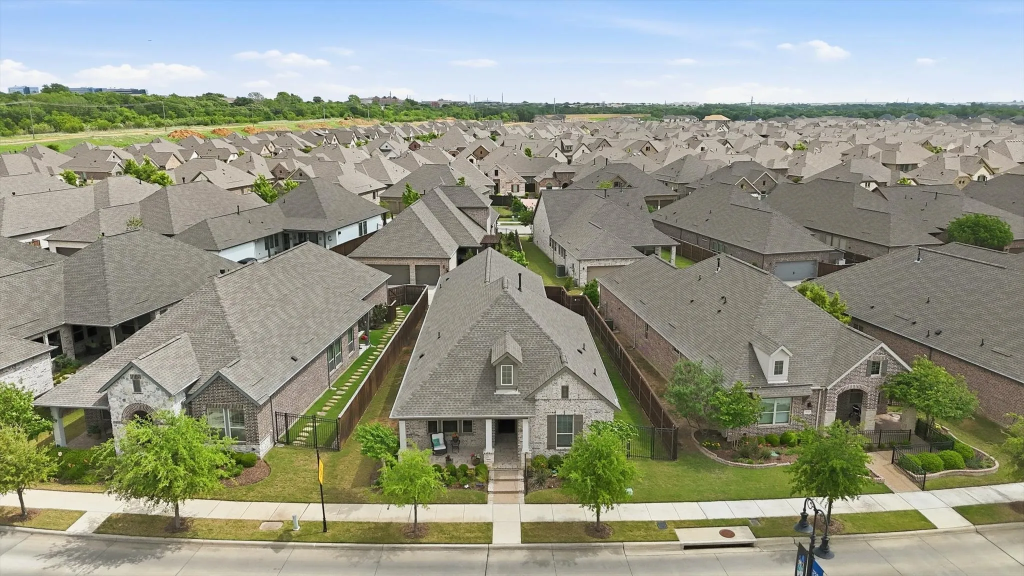 Single Family Residence For Rent in Tarrant County , 4817 Beaver Creek Drive, Arlington, Texas 76005, 2 Bedroom, 2 Bathroom, 2 Garage spaces, 2,264 Sqft, built in 2021, mls#21340584, Real Estate Agent in Arlington, Homes For Rent in Tarrant county, Homes For Rent in Arlington, Realtor in Arlington Texas, Real Estate Brokerage Independent Realty Texas, Luminita Cordes Realtor