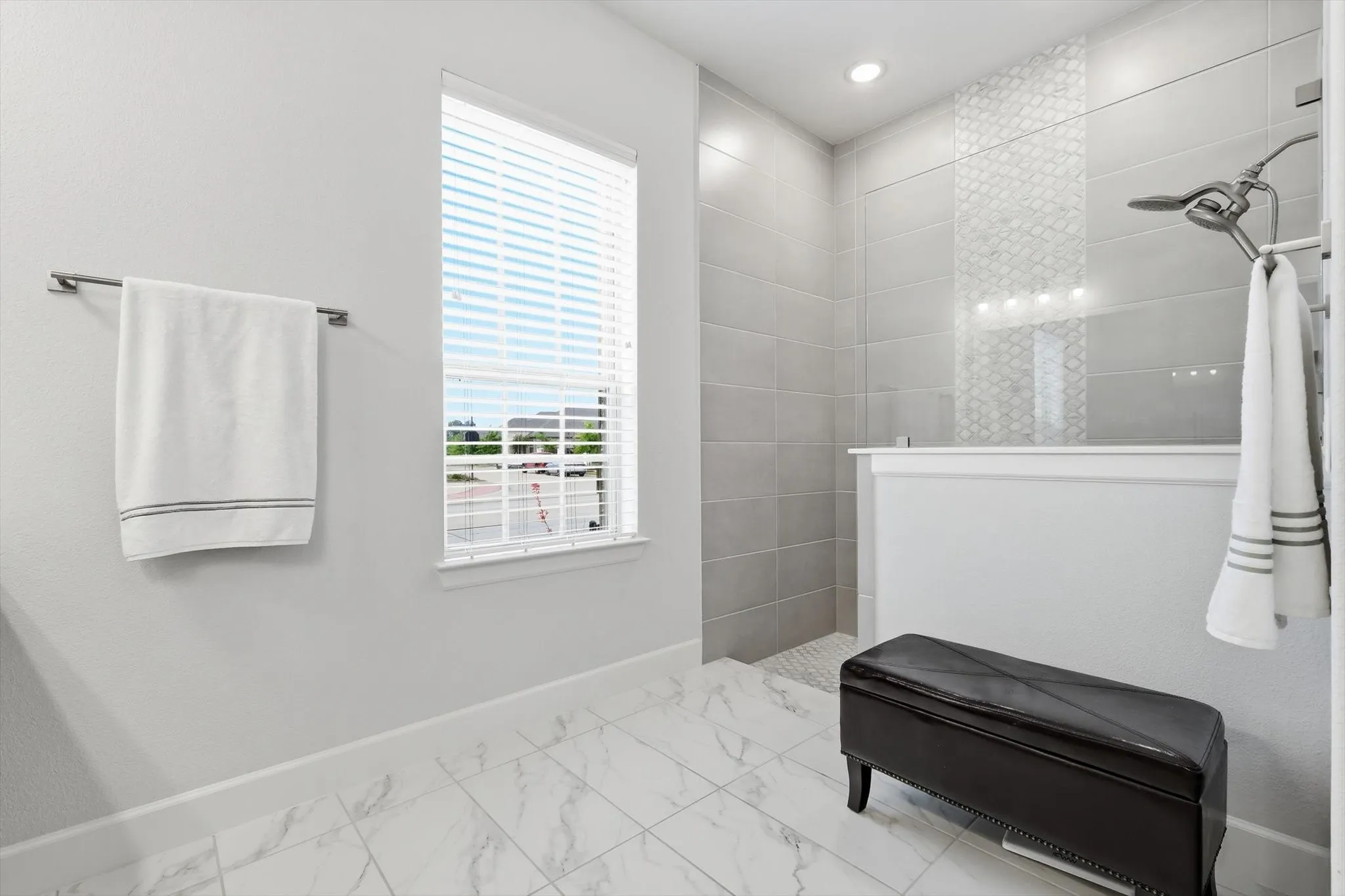 Single Family Residence For Rent in Tarrant County , 4817 Beaver Creek Drive, Arlington, Texas 76005, 2 Bedroom, 2 Bathroom, 2 Garage spaces, 2,264 Sqft, built in 2021, mls#21340584, Real Estate Agent in Arlington, Homes For Rent in Tarrant county, Homes For Rent in Arlington, Realtor in Arlington Texas, Real Estate Brokerage Independent Realty Texas, Luminita Cordes Realtor