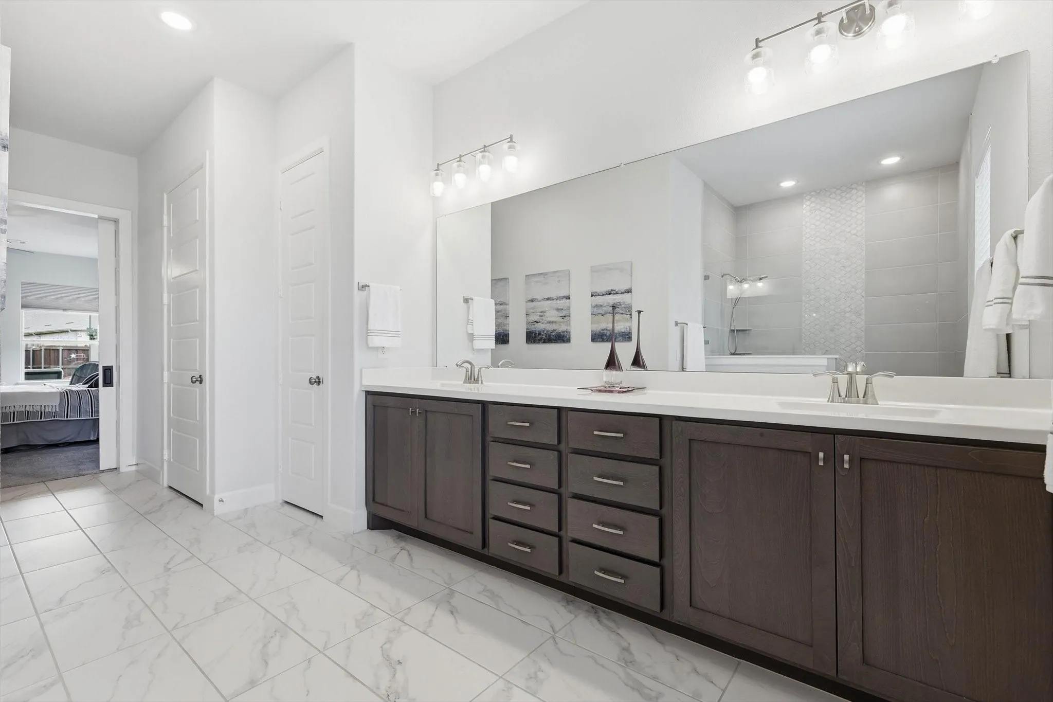 Single Family Residence For Rent in Tarrant County , 4817 Beaver Creek Drive, Arlington, Texas 76005, 2 Bedroom, 2 Bathroom, 2 Garage spaces, 2,264 Sqft, built in 2021, mls#21340584, Real Estate Agent in Arlington, Homes For Rent in Tarrant county, Homes For Rent in Arlington, Realtor in Arlington Texas, Real Estate Brokerage Independent Realty Texas, Luminita Cordes Realtor