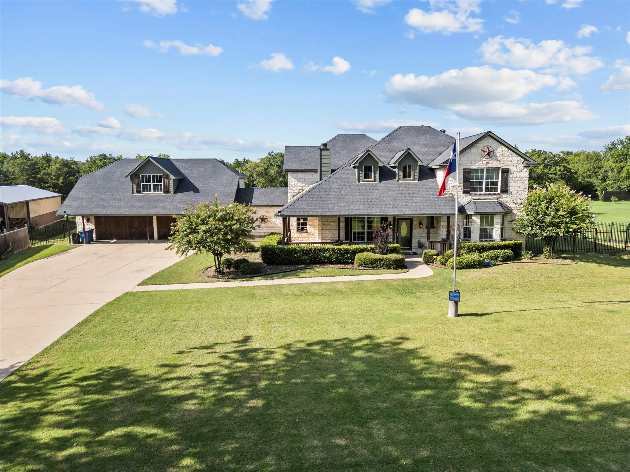 Single Family Residence For Sale in Johnson County , 3175 Collins Road, Burleson, Texas 76028, 6 Bedroom, 4 Bathroom, 4 Garage spaces, 5,200 Sqft, built in 2008, mls#21340895, Real Estate Agent in Burleson, Homes For Sale in Johnson county, Homes For Sale in Burleson, Realtor in Burleson Texas, Real Estate Brokerage Independent Realty Texas, Luminita Cordes Realtor