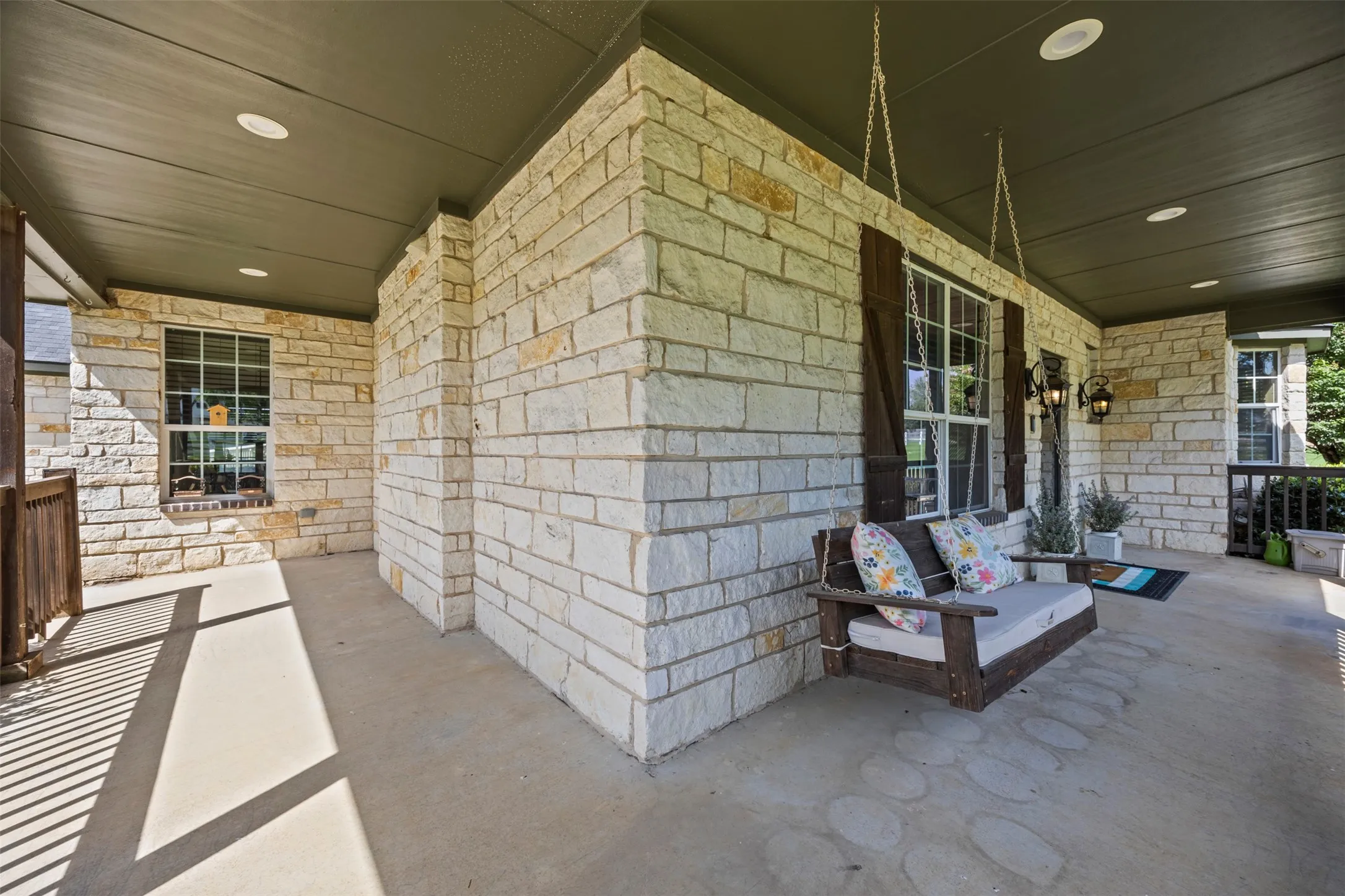 Single Family Residence For Sale in Johnson County , 3175 Collins Road, Burleson, Texas 76028, 6 Bedroom, 4 Bathroom, 4 Garage spaces, 5,200 Sqft, built in 2008, mls#21340895, Real Estate Agent in Burleson, Homes For Sale in Johnson county, Homes For Sale in Burleson, Realtor in Burleson Texas, Real Estate Brokerage Independent Realty Texas, Luminita Cordes Realtor