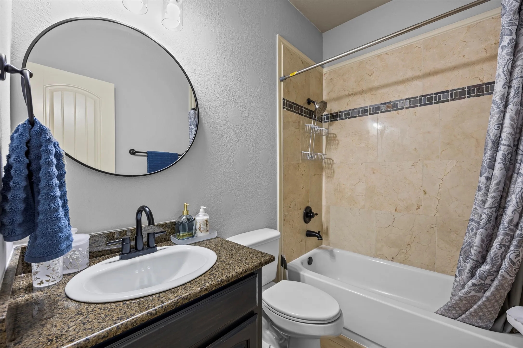 Single Family Residence For Sale in Johnson County , 3175 Collins Road, Burleson, Texas 76028, 6 Bedroom, 4 Bathroom, 4 Garage spaces, 5,200 Sqft, built in 2008, mls#21340895, Real Estate Agent in Burleson, Homes For Sale in Johnson county, Homes For Sale in Burleson, Realtor in Burleson Texas, Real Estate Brokerage Independent Realty Texas, Luminita Cordes Realtor