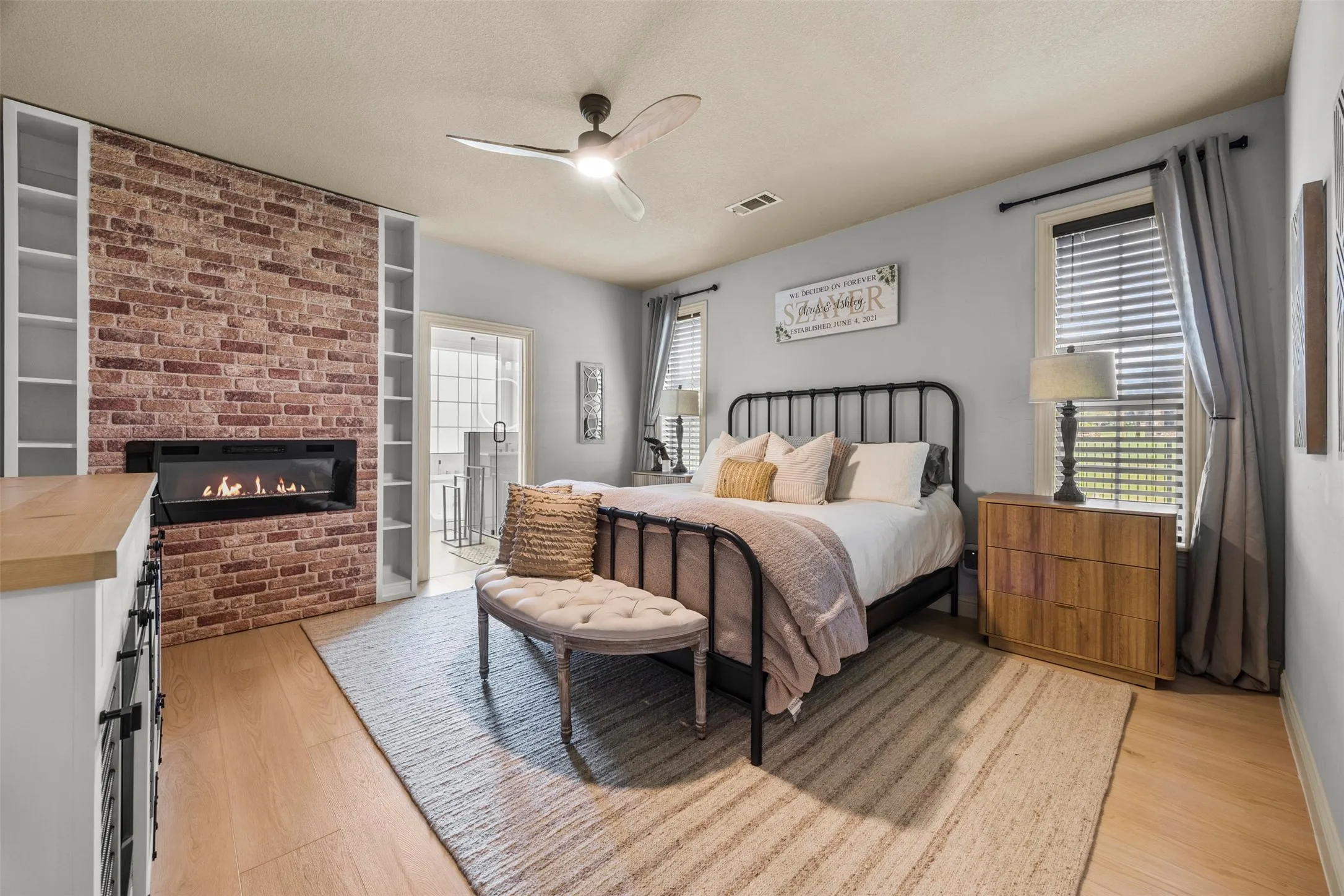Single Family Residence For Sale in Johnson County , 3175 Collins Road, Burleson, Texas 76028, 6 Bedroom, 4 Bathroom, 4 Garage spaces, 5,200 Sqft, built in 2008, mls#21340895, Real Estate Agent in Burleson, Homes For Sale in Johnson county, Homes For Sale in Burleson, Realtor in Burleson Texas, Real Estate Brokerage Independent Realty Texas, Luminita Cordes Realtor