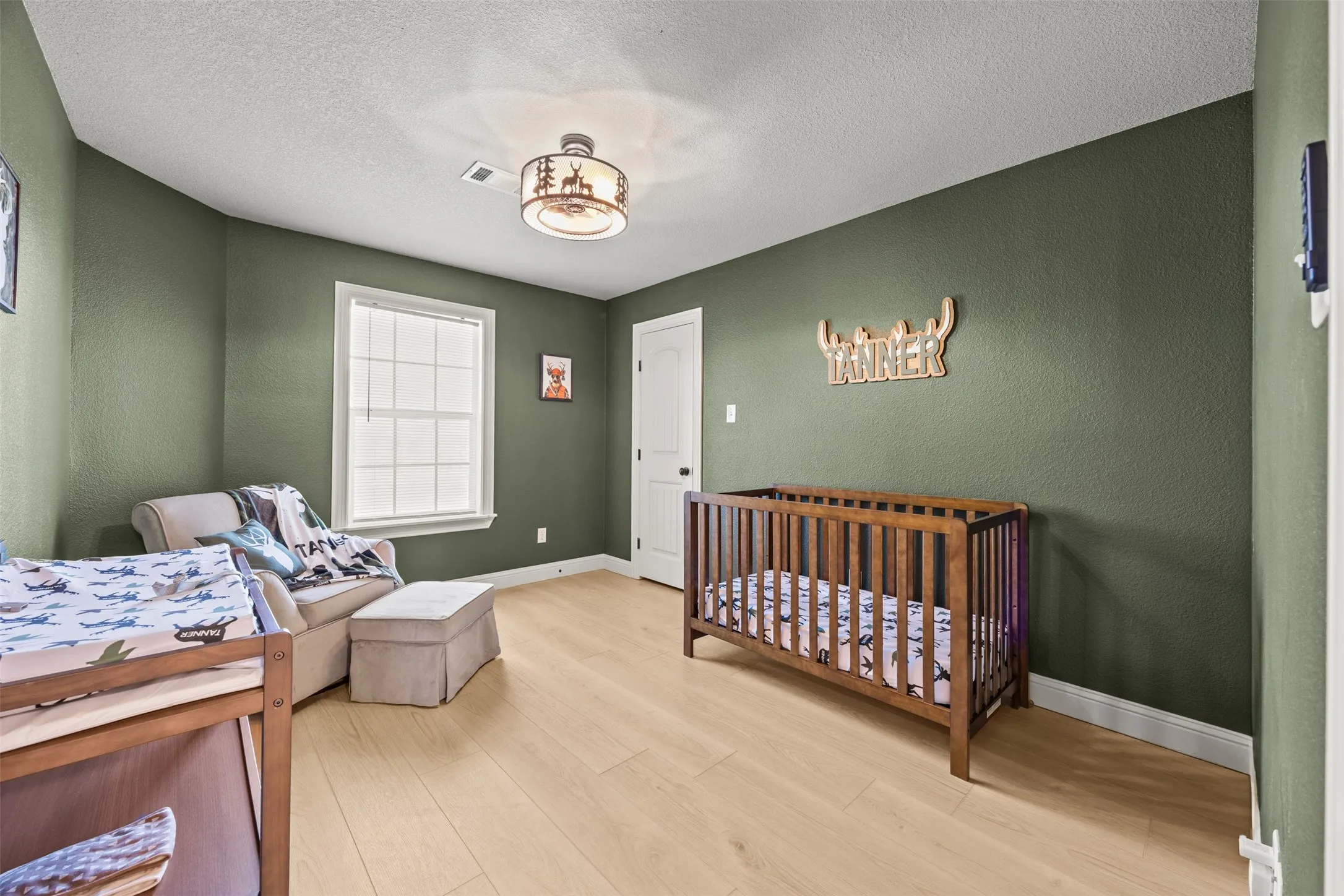 Single Family Residence For Sale in Johnson County , 3175 Collins Road, Burleson, Texas 76028, 6 Bedroom, 4 Bathroom, 4 Garage spaces, 5,200 Sqft, built in 2008, mls#21340895, Real Estate Agent in Burleson, Homes For Sale in Johnson county, Homes For Sale in Burleson, Realtor in Burleson Texas, Real Estate Brokerage Independent Realty Texas, Luminita Cordes Realtor