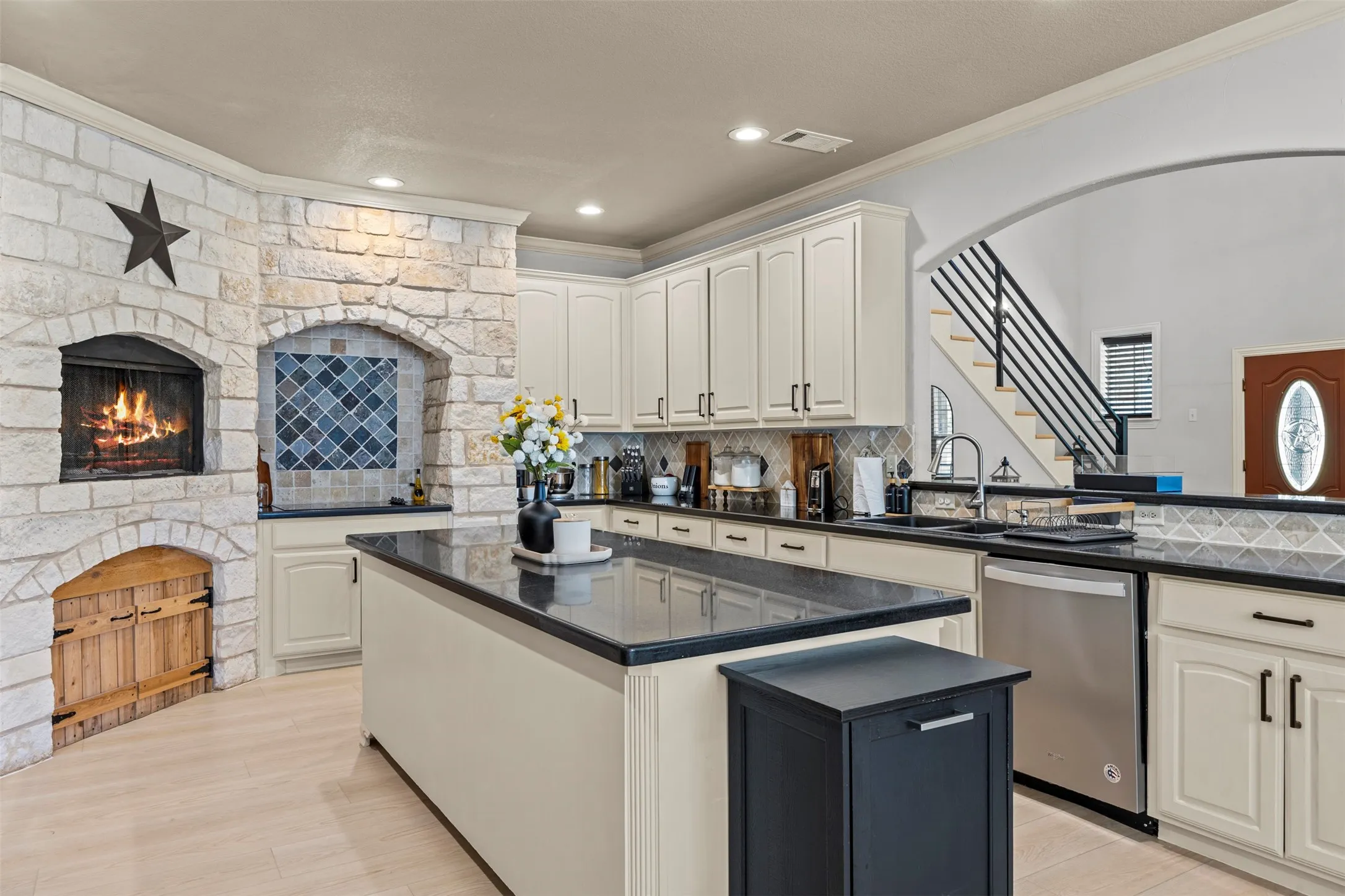 Single Family Residence For Sale in Johnson County , 3175 Collins Road, Burleson, Texas 76028, 6 Bedroom, 4 Bathroom, 4 Garage spaces, 5,200 Sqft, built in 2008, mls#21340895, Real Estate Agent in Burleson, Homes For Sale in Johnson county, Homes For Sale in Burleson, Realtor in Burleson Texas, Real Estate Brokerage Independent Realty Texas, Luminita Cordes Realtor