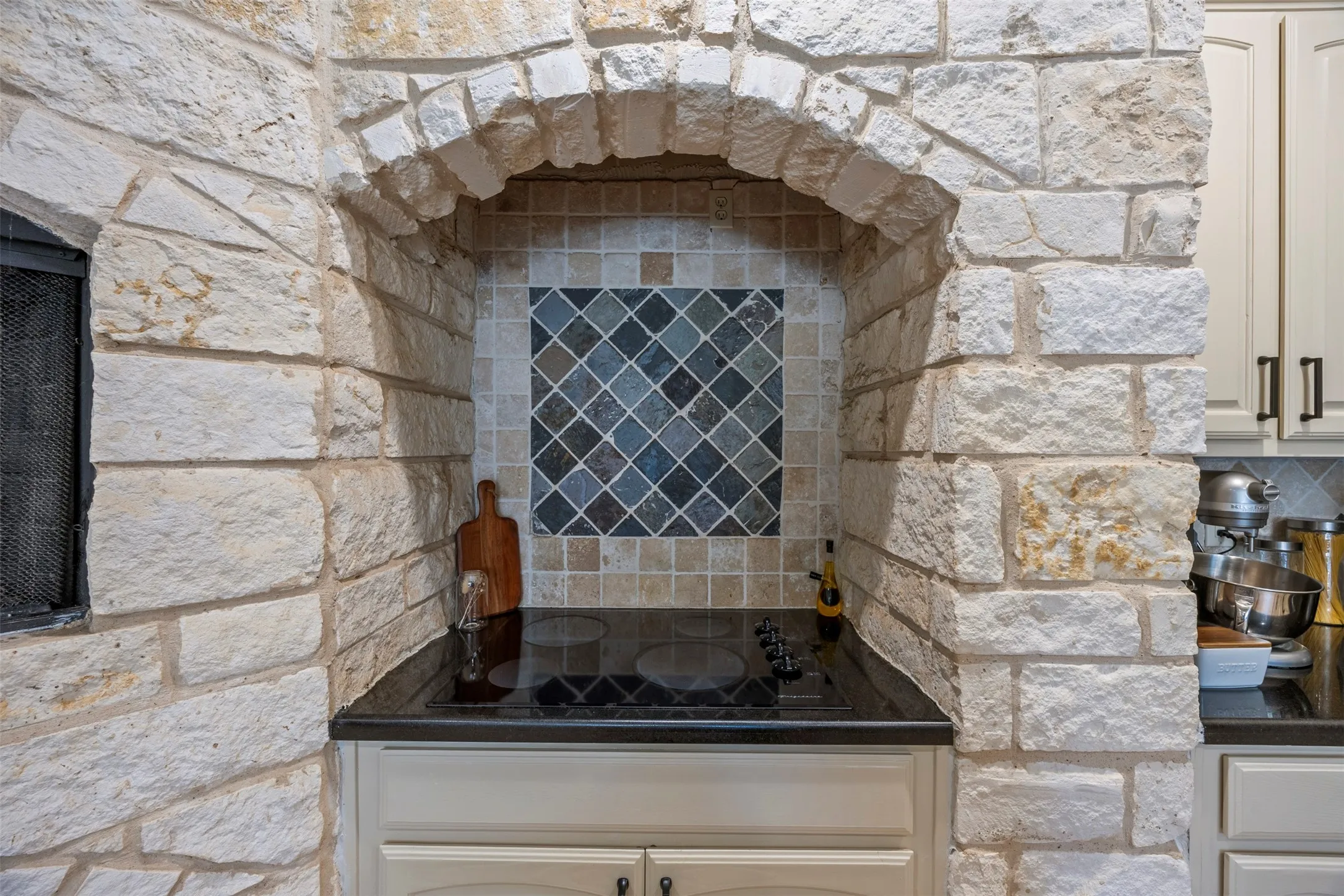 Single Family Residence For Sale in Johnson County , 3175 Collins Road, Burleson, Texas 76028, 6 Bedroom, 4 Bathroom, 4 Garage spaces, 5,200 Sqft, built in 2008, mls#21340895, Real Estate Agent in Burleson, Homes For Sale in Johnson county, Homes For Sale in Burleson, Realtor in Burleson Texas, Real Estate Brokerage Independent Realty Texas, Luminita Cordes Realtor