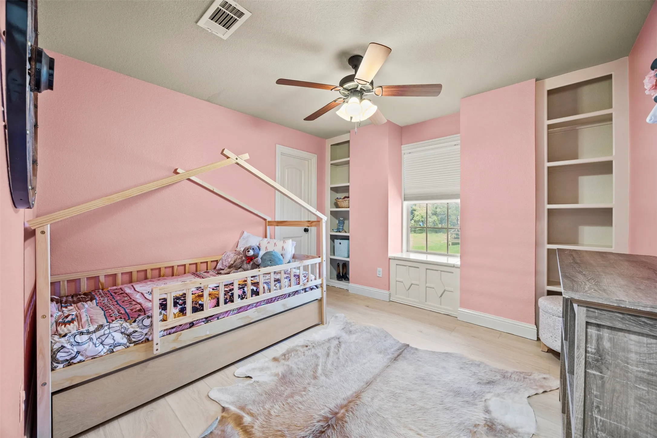 Single Family Residence For Sale in Johnson County , 3175 Collins Road, Burleson, Texas 76028, 6 Bedroom, 4 Bathroom, 4 Garage spaces, 5,200 Sqft, built in 2008, mls#21340895, Real Estate Agent in Burleson, Homes For Sale in Johnson county, Homes For Sale in Burleson, Realtor in Burleson Texas, Real Estate Brokerage Independent Realty Texas, Luminita Cordes Realtor