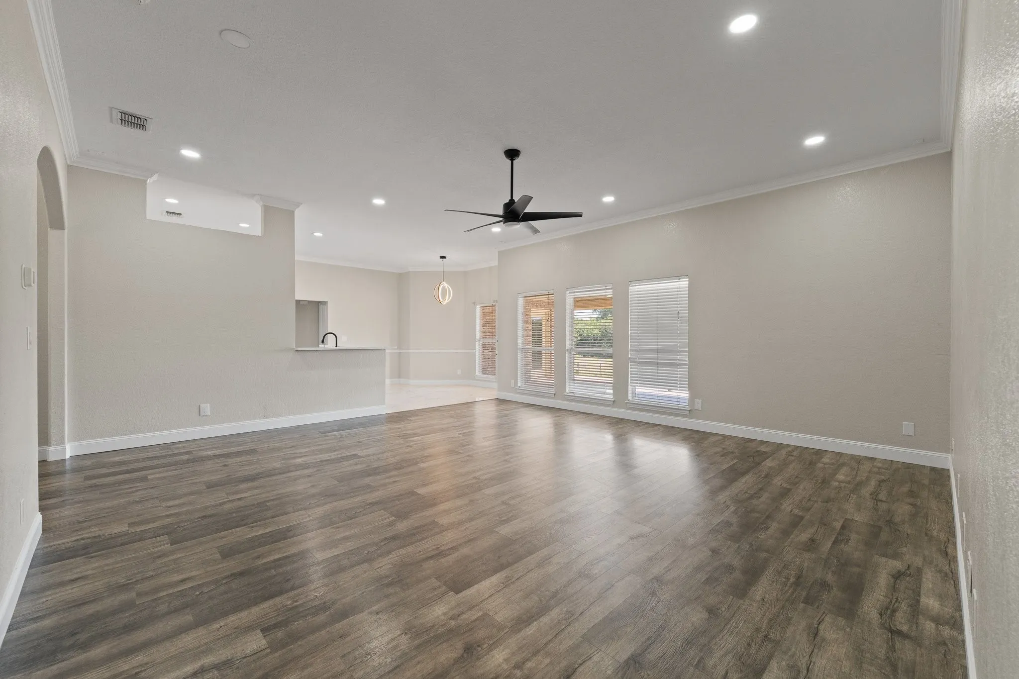 Farm For Sale in Parker County , 2980 Fm 920, Weatherford, Texas 76088, 3 Bedroom, 2 Bathroom, 2 Garage spaces, 2,434 Sqft, built in 2003, mls#21340310, Real Estate Agent in Weatherford, Homes For Sale in Parker county, Homes For Sale in Weatherford, Realtor in Weatherford Texas, Real Estate Brokerage Independent Realty Texas, Luminita Cordes Realtor