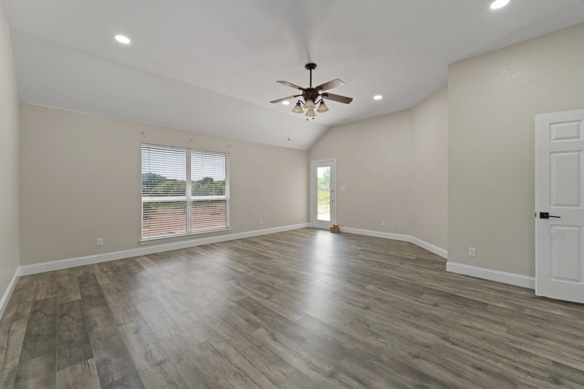 Farm For Sale in Parker County , 2980 Fm 920, Weatherford, Texas 76088, 3 Bedroom, 2 Bathroom, 2 Garage spaces, 2,434 Sqft, built in 2003, mls#21340310, Real Estate Agent in Weatherford, Homes For Sale in Parker county, Homes For Sale in Weatherford, Realtor in Weatherford Texas, Real Estate Brokerage Independent Realty Texas, Luminita Cordes Realtor