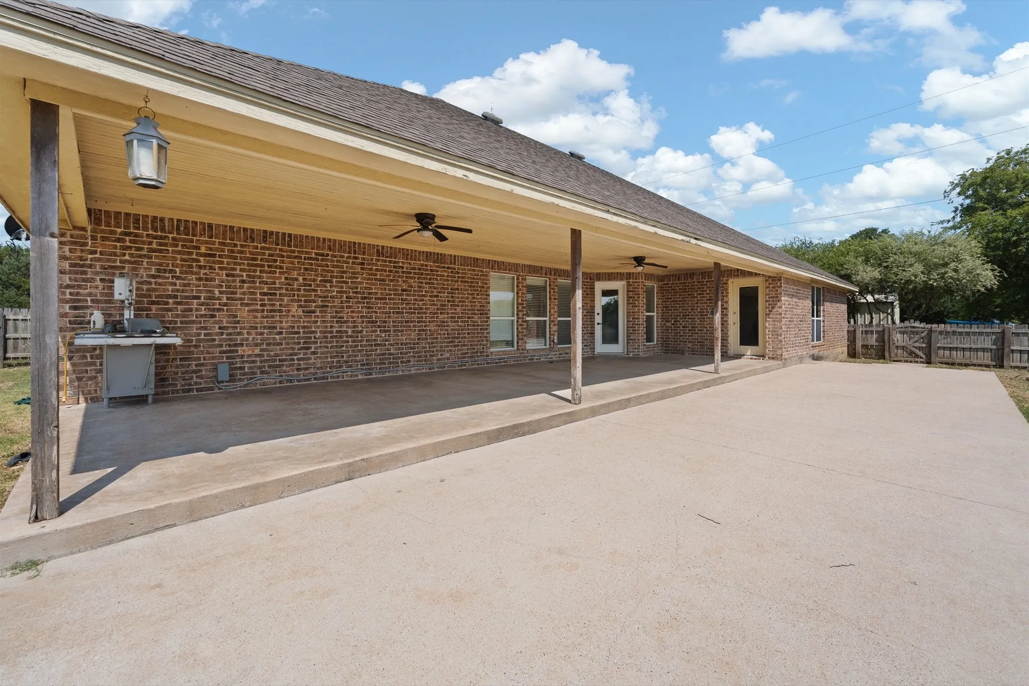 Farm For Sale in Parker County , 2980 Fm 920, Weatherford, Texas 76088, 3 Bedroom, 2 Bathroom, 2 Garage spaces, 2,434 Sqft, built in 2003, mls#21340310, Real Estate Agent in Weatherford, Homes For Sale in Parker county, Homes For Sale in Weatherford, Realtor in Weatherford Texas, Real Estate Brokerage Independent Realty Texas, Luminita Cordes Realtor