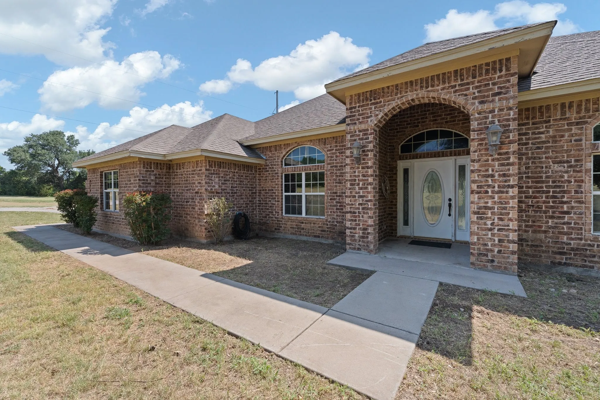 Farm For Sale in Parker County , 2980 Fm 920, Weatherford, Texas 76088, 3 Bedroom, 2 Bathroom, 2 Garage spaces, 2,434 Sqft, built in 2003, mls#21340310, Real Estate Agent in Weatherford, Homes For Sale in Parker county, Homes For Sale in Weatherford, Realtor in Weatherford Texas, Real Estate Brokerage Independent Realty Texas, Luminita Cordes Realtor