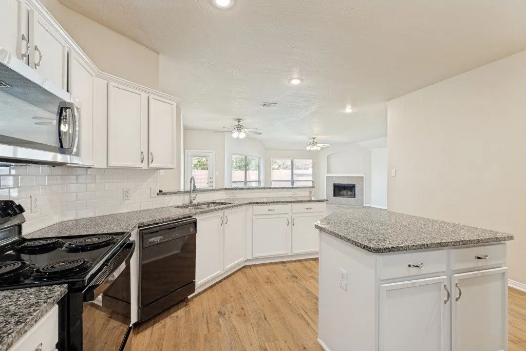 Single Family Residence For Sale in Denton County , 1504 Oakcrest Drive, Providence Village, Texas 76227, 4 Bedroom, 2 Bathroom, 2 Garage spaces, 1,810 Sqft, built in 2004, mls#21340834, Real Estate Agent in Providence Village, Homes For Sale in Denton county, Homes For Sale in Providence Village, Realtor in Providence Village Texas, Real Estate Brokerage Independent Realty Texas, Luminita Cordes Realtor