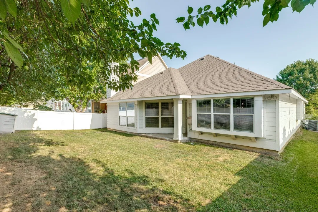 Single Family Residence For Sale in Denton County , 1504 Oakcrest Drive, Providence Village, Texas 76227, 4 Bedroom, 2 Bathroom, 2 Garage spaces, 1,810 Sqft, built in 2004, mls#21340834, Real Estate Agent in Providence Village, Homes For Sale in Denton county, Homes For Sale in Providence Village, Realtor in Providence Village Texas, Real Estate Brokerage Independent Realty Texas, Luminita Cordes Realtor