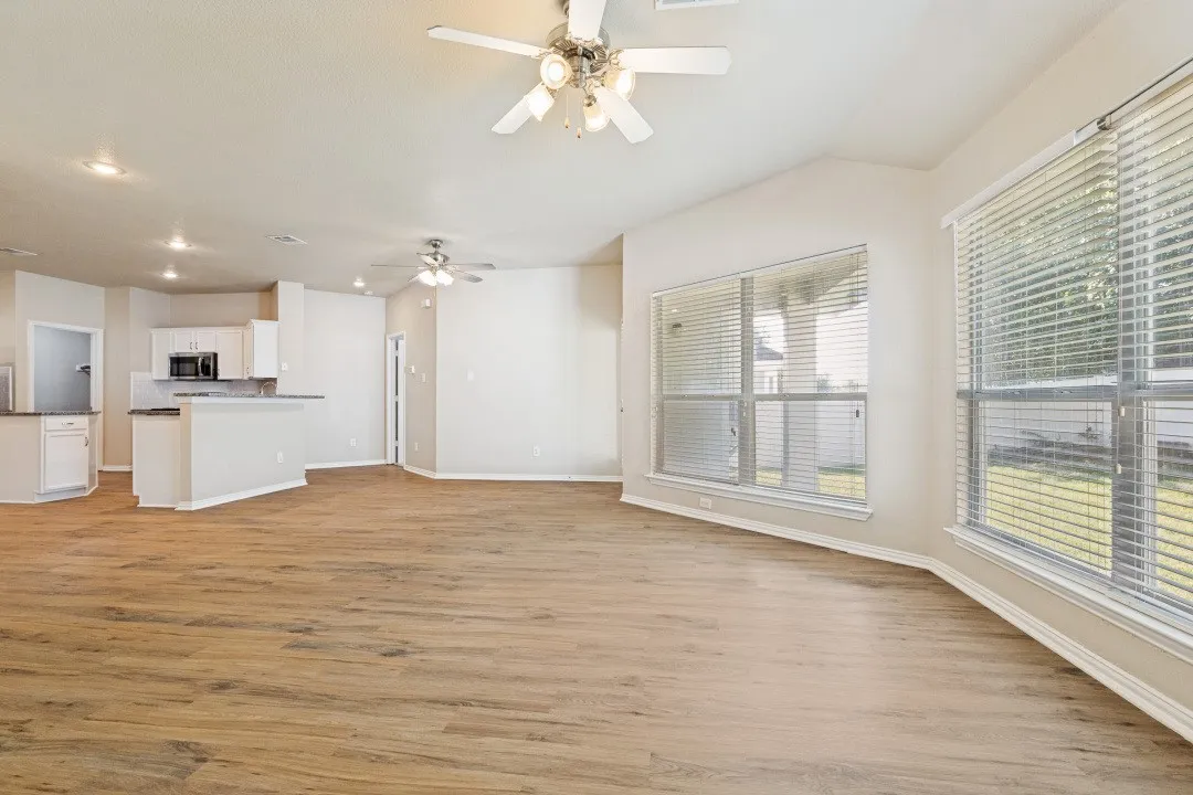 Single Family Residence For Sale in Denton County , 1504 Oakcrest Drive, Providence Village, Texas 76227, 4 Bedroom, 2 Bathroom, 2 Garage spaces, 1,810 Sqft, built in 2004, mls#21340834, Real Estate Agent in Providence Village, Homes For Sale in Denton county, Homes For Sale in Providence Village, Realtor in Providence Village Texas, Real Estate Brokerage Independent Realty Texas, Luminita Cordes Realtor
