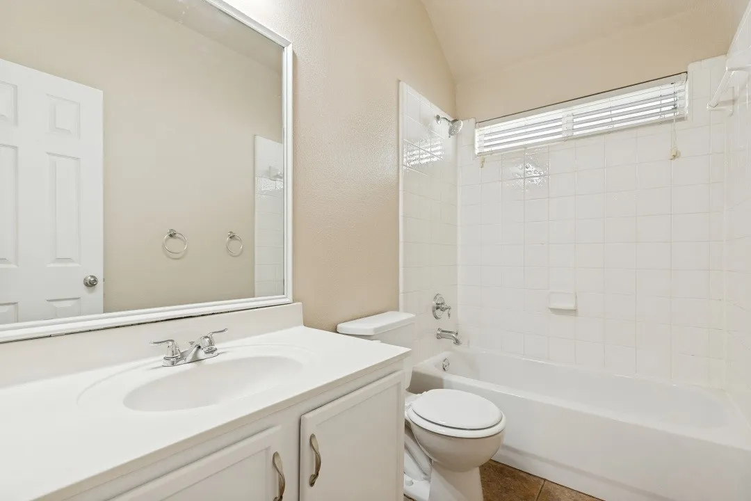 Single Family Residence For Sale in Denton County , 1504 Oakcrest Drive, Providence Village, Texas 76227, 4 Bedroom, 2 Bathroom, 2 Garage spaces, 1,810 Sqft, built in 2004, mls#21340834, Real Estate Agent in Providence Village, Homes For Sale in Denton county, Homes For Sale in Providence Village, Realtor in Providence Village Texas, Real Estate Brokerage Independent Realty Texas, Luminita Cordes Realtor