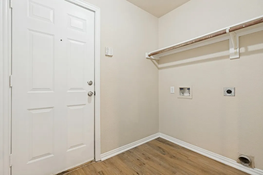 Single Family Residence For Sale in Denton County , 1504 Oakcrest Drive, Providence Village, Texas 76227, 4 Bedroom, 2 Bathroom, 2 Garage spaces, 1,810 Sqft, built in 2004, mls#21340834, Real Estate Agent in Providence Village, Homes For Sale in Denton county, Homes For Sale in Providence Village, Realtor in Providence Village Texas, Real Estate Brokerage Independent Realty Texas, Luminita Cordes Realtor