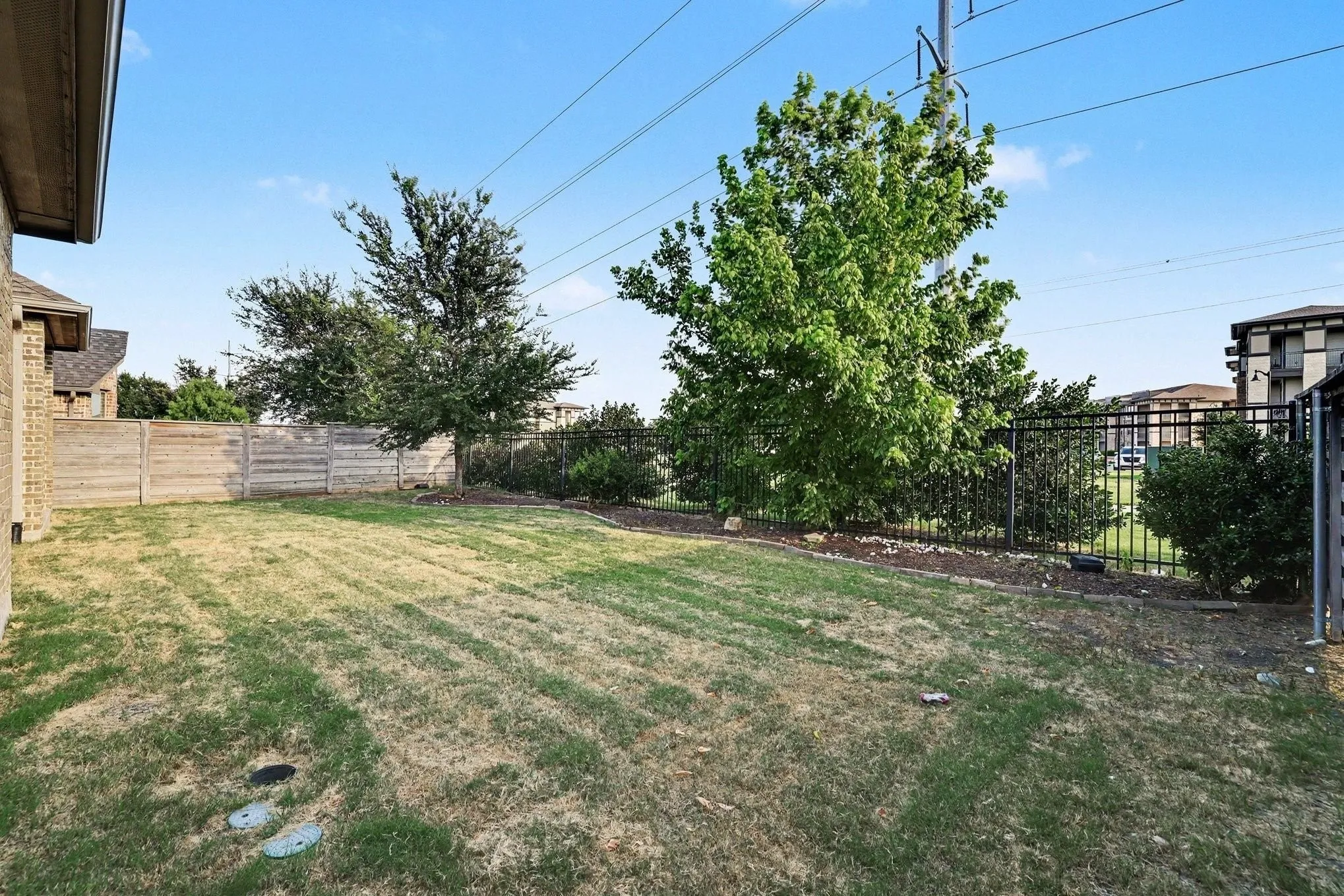 Single Family Residence For Sale in Denton County , 740 Field Crossing, Little Elm, Texas 76227, 4 Bedroom, 3 Bathroom, 2 Garage spaces, 2,786 Sqft, built in 2016, mls#21316729, Real Estate Agent in Little Elm, Homes For Sale in Denton county, Homes For Sale in Little Elm, Realtor in Little Elm Texas, Real Estate Brokerage Independent Realty Texas, Luminita Cordes Realtor