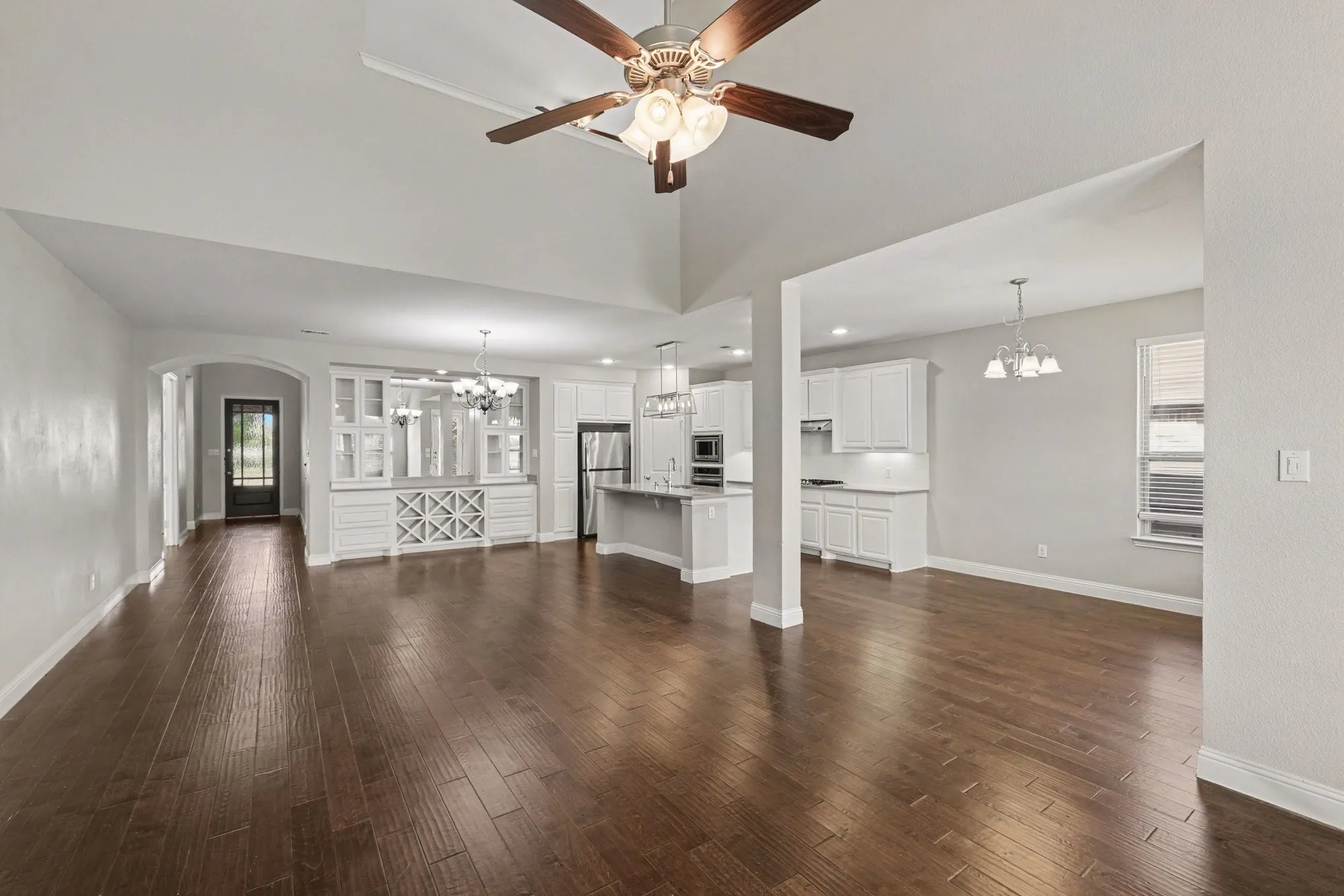 Single Family Residence For Sale in Denton County , 740 Field Crossing, Little Elm, Texas 76227, 4 Bedroom, 3 Bathroom, 2 Garage spaces, 2,786 Sqft, built in 2016, mls#21316729, Real Estate Agent in Little Elm, Homes For Sale in Denton county, Homes For Sale in Little Elm, Realtor in Little Elm Texas, Real Estate Brokerage Independent Realty Texas, Luminita Cordes Realtor