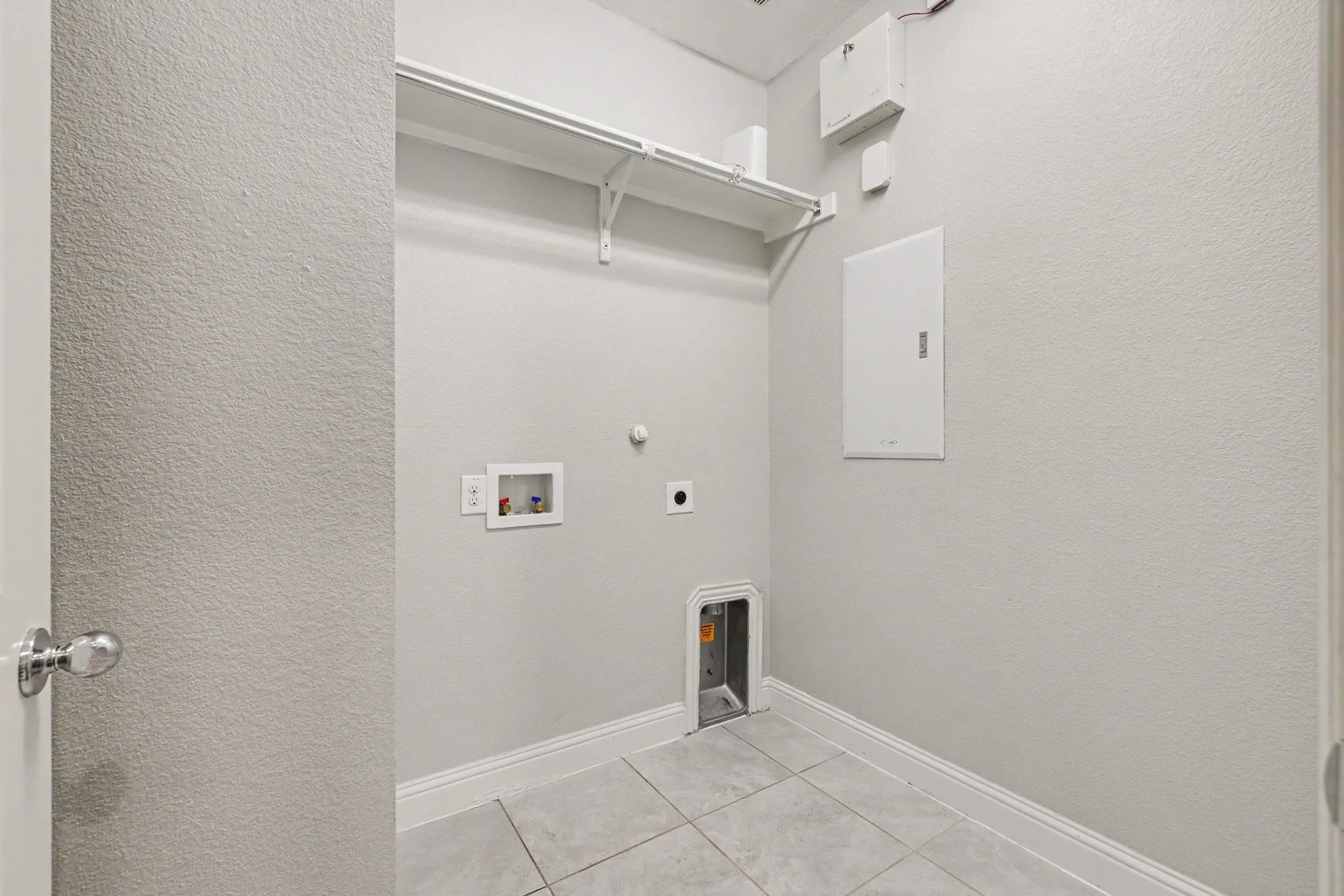 Single Family Residence For Sale in Denton County , 740 Field Crossing, Little Elm, Texas 76227, 4 Bedroom, 3 Bathroom, 2 Garage spaces, 2,786 Sqft, built in 2016, mls#21316729, Real Estate Agent in Little Elm, Homes For Sale in Denton county, Homes For Sale in Little Elm, Realtor in Little Elm Texas, Real Estate Brokerage Independent Realty Texas, Luminita Cordes Realtor