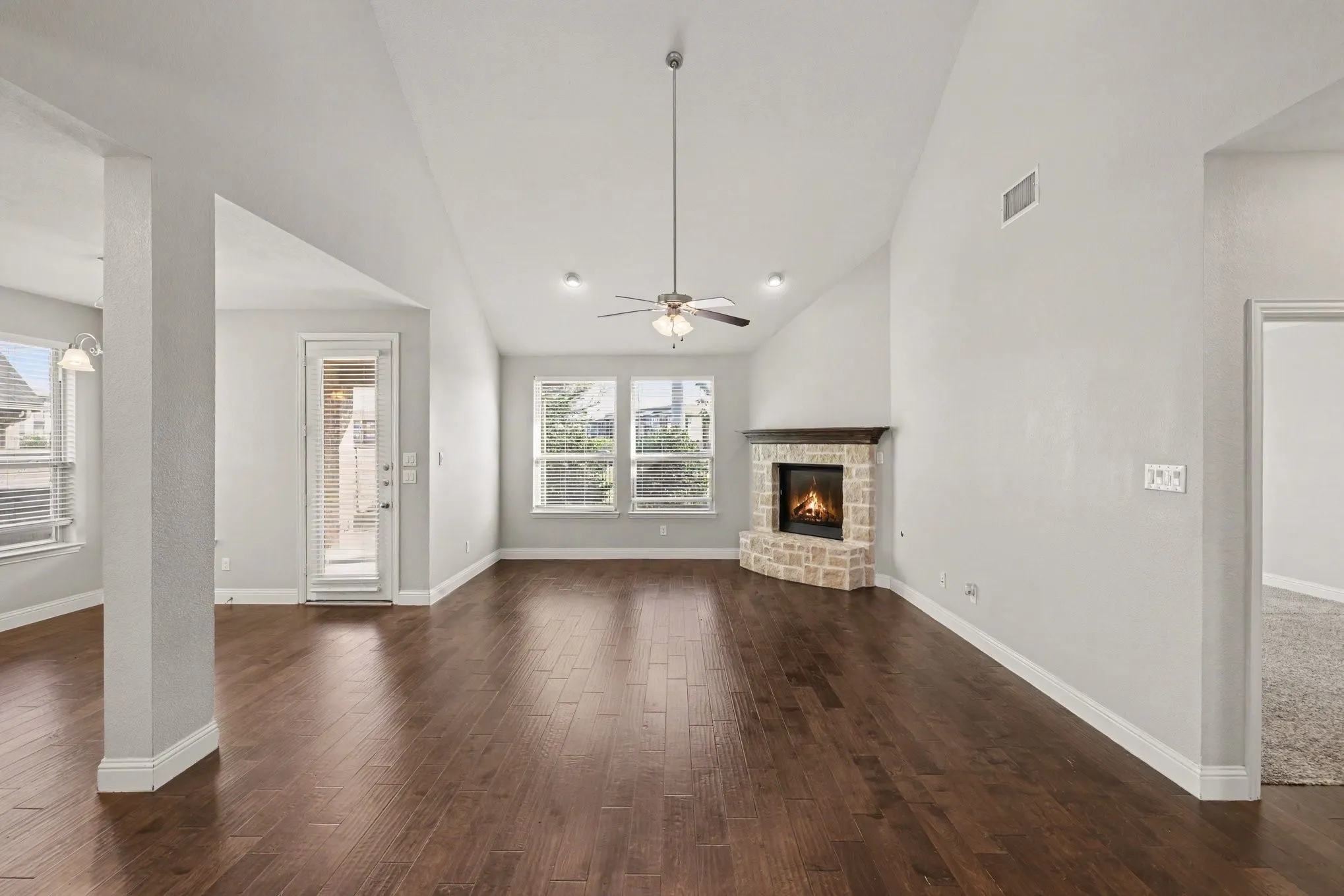 Single Family Residence For Sale in Denton County , 740 Field Crossing, Little Elm, Texas 76227, 4 Bedroom, 3 Bathroom, 2 Garage spaces, 2,786 Sqft, built in 2016, mls#21316729, Real Estate Agent in Little Elm, Homes For Sale in Denton county, Homes For Sale in Little Elm, Realtor in Little Elm Texas, Real Estate Brokerage Independent Realty Texas, Luminita Cordes Realtor
