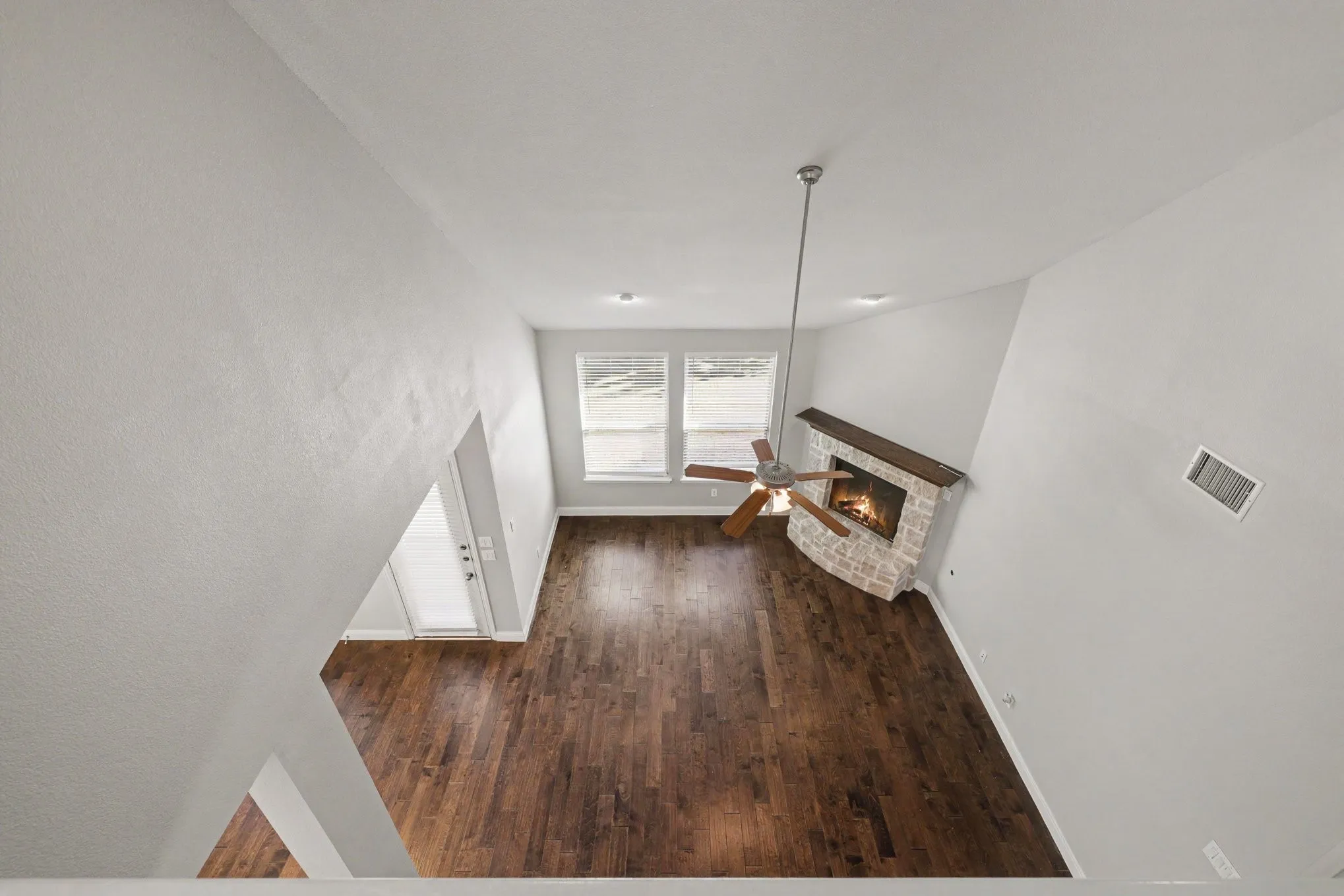 Single Family Residence For Sale in Denton County , 740 Field Crossing, Little Elm, Texas 76227, 4 Bedroom, 3 Bathroom, 2 Garage spaces, 2,786 Sqft, built in 2016, mls#21316729, Real Estate Agent in Little Elm, Homes For Sale in Denton county, Homes For Sale in Little Elm, Realtor in Little Elm Texas, Real Estate Brokerage Independent Realty Texas, Luminita Cordes Realtor
