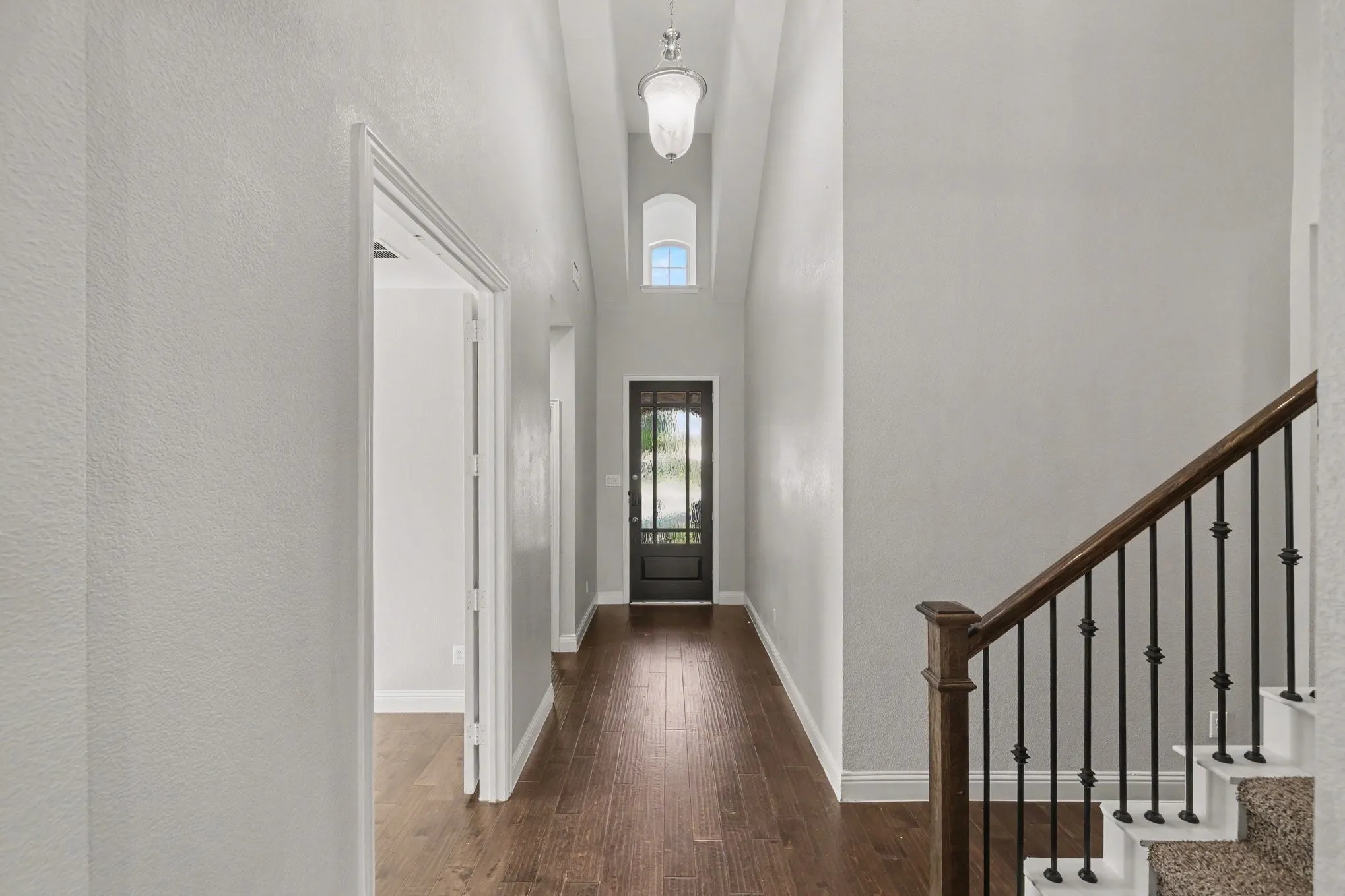 Single Family Residence For Sale in Denton County , 740 Field Crossing, Little Elm, Texas 76227, 4 Bedroom, 3 Bathroom, 2 Garage spaces, 2,786 Sqft, built in 2016, mls#21316729, Real Estate Agent in Little Elm, Homes For Sale in Denton county, Homes For Sale in Little Elm, Realtor in Little Elm Texas, Real Estate Brokerage Independent Realty Texas, Luminita Cordes Realtor