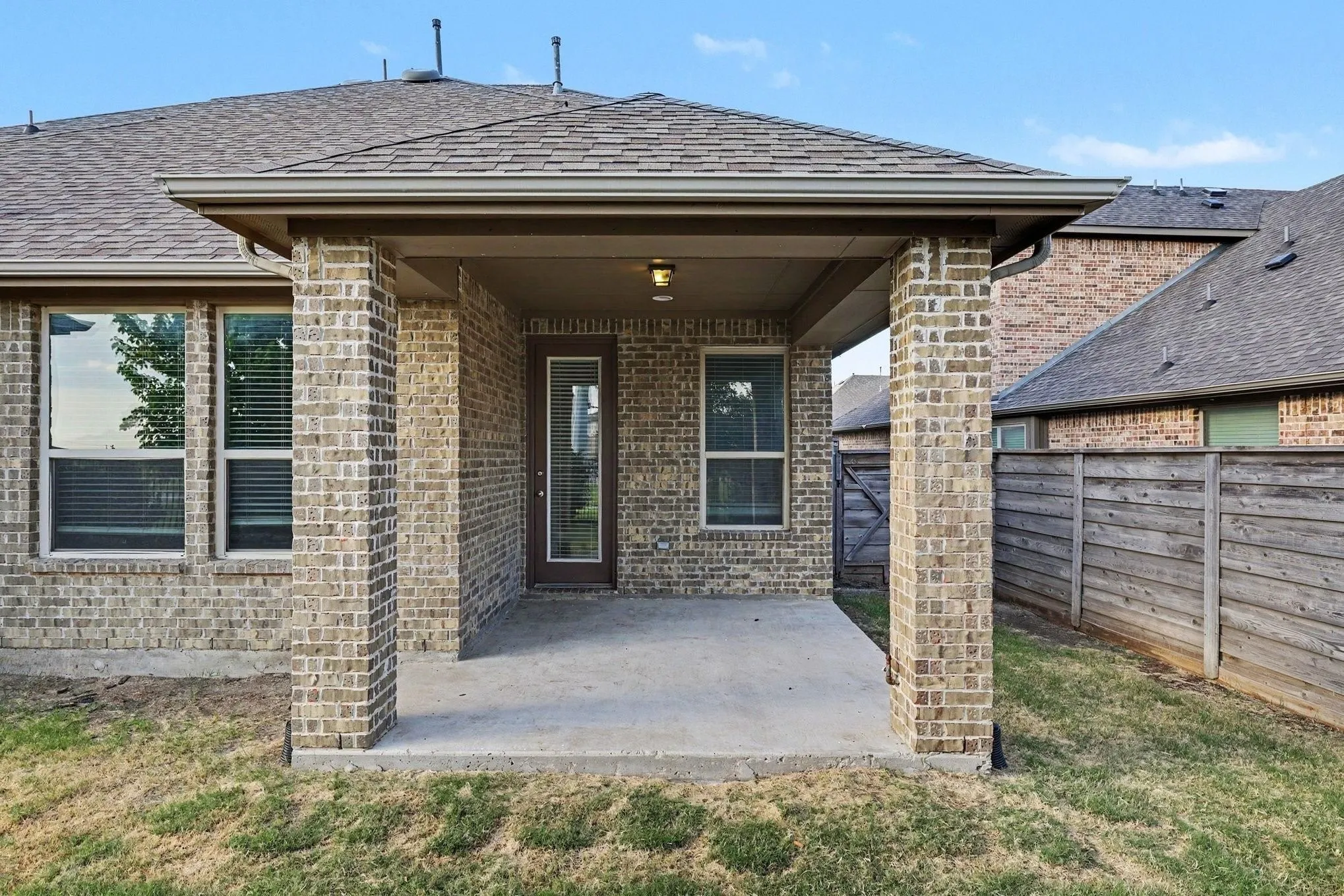 Single Family Residence For Sale in Denton County , 740 Field Crossing, Little Elm, Texas 76227, 4 Bedroom, 3 Bathroom, 2 Garage spaces, 2,786 Sqft, built in 2016, mls#21316729, Real Estate Agent in Little Elm, Homes For Sale in Denton county, Homes For Sale in Little Elm, Realtor in Little Elm Texas, Real Estate Brokerage Independent Realty Texas, Luminita Cordes Realtor
