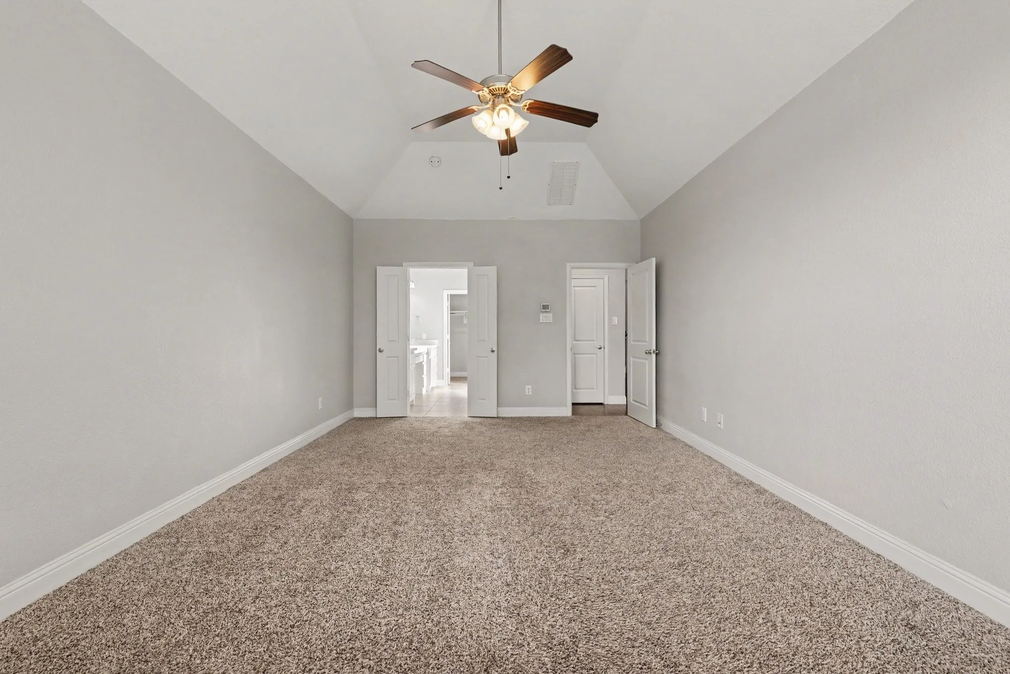 Single Family Residence For Sale in Denton County , 740 Field Crossing, Little Elm, Texas 76227, 4 Bedroom, 3 Bathroom, 2 Garage spaces, 2,786 Sqft, built in 2016, mls#21316729, Real Estate Agent in Little Elm, Homes For Sale in Denton county, Homes For Sale in Little Elm, Realtor in Little Elm Texas, Real Estate Brokerage Independent Realty Texas, Luminita Cordes Realtor
