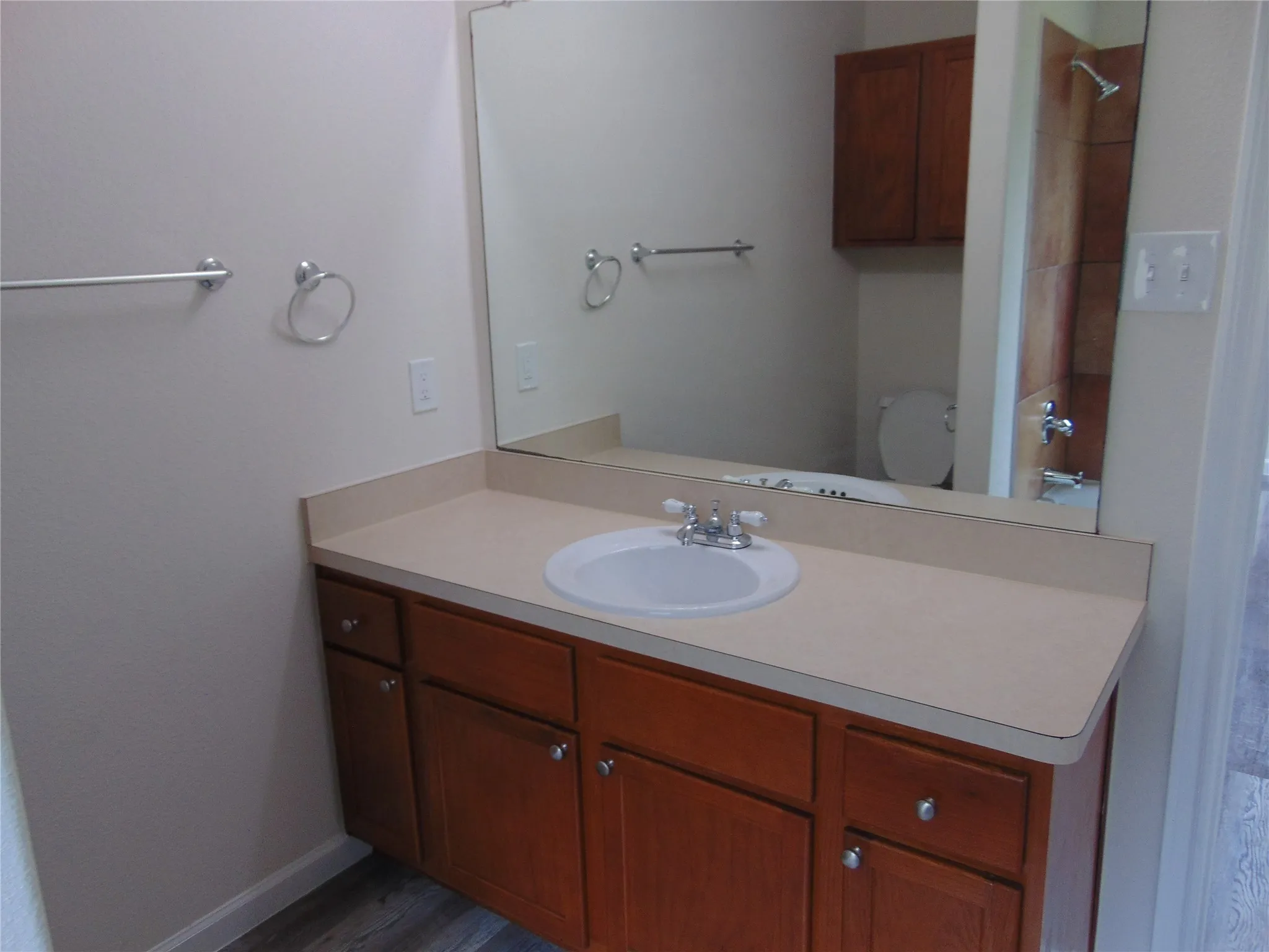 Single Family Residence For Sale in Dallas County , 2538 Camel Court, Dallas, Texas 75241, 3 Bedroom, 2 Bathroom, 2 Garage spaces, 1,377 Sqft, built in 2006, mls#21334862, Real Estate Agent in Dallas, Homes For Sale in Dallas county, Homes For Sale in Dallas, Realtor in Dallas Texas, Real Estate Brokerage Independent Realty Texas, Luminita Cordes Realtor