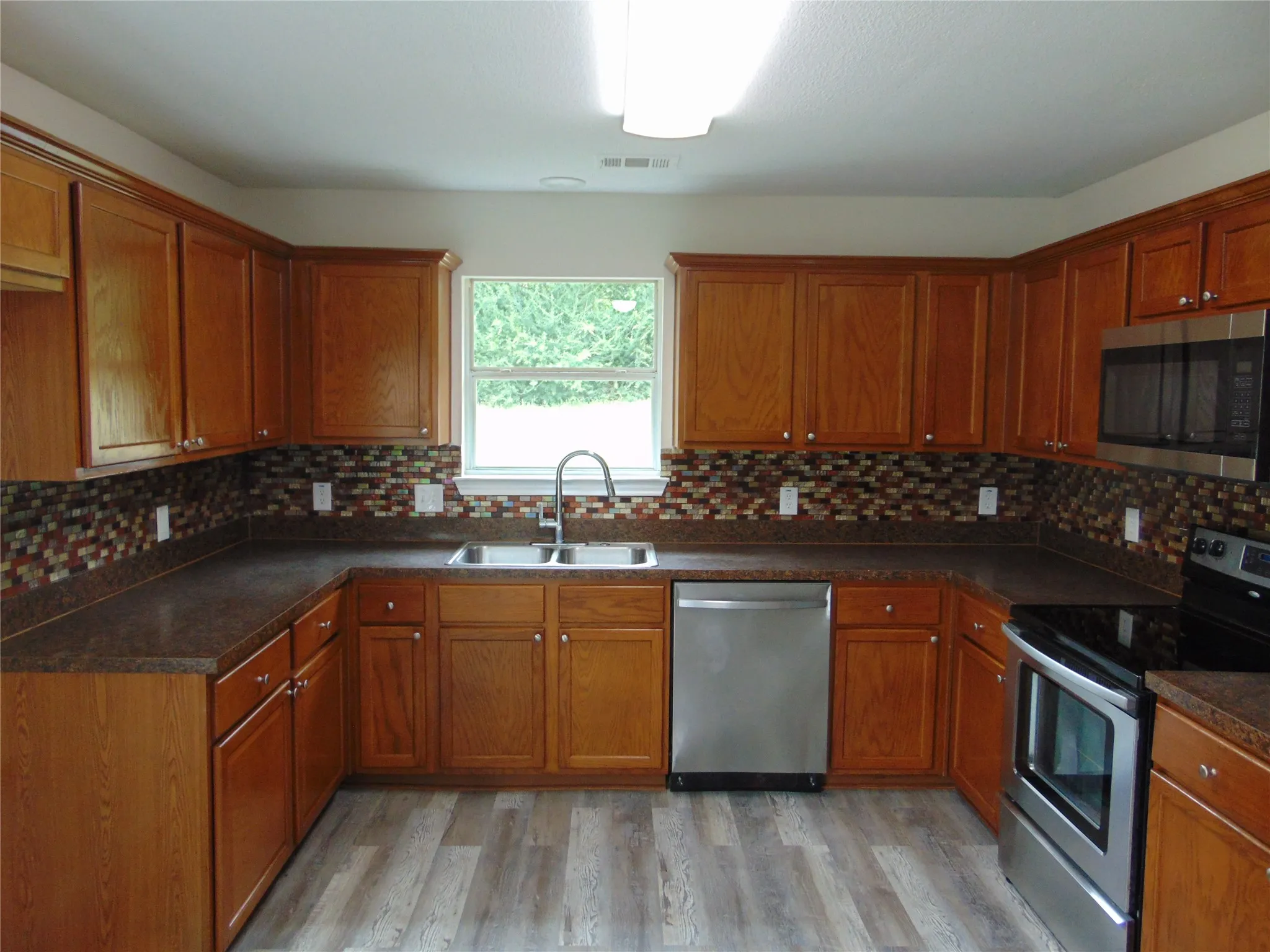 Single Family Residence For Sale in Dallas County , 2538 Camel Court, Dallas, Texas 75241, 3 Bedroom, 2 Bathroom, 2 Garage spaces, 1,377 Sqft, built in 2006, mls#21334862, Real Estate Agent in Dallas, Homes For Sale in Dallas county, Homes For Sale in Dallas, Realtor in Dallas Texas, Real Estate Brokerage Independent Realty Texas, Luminita Cordes Realtor