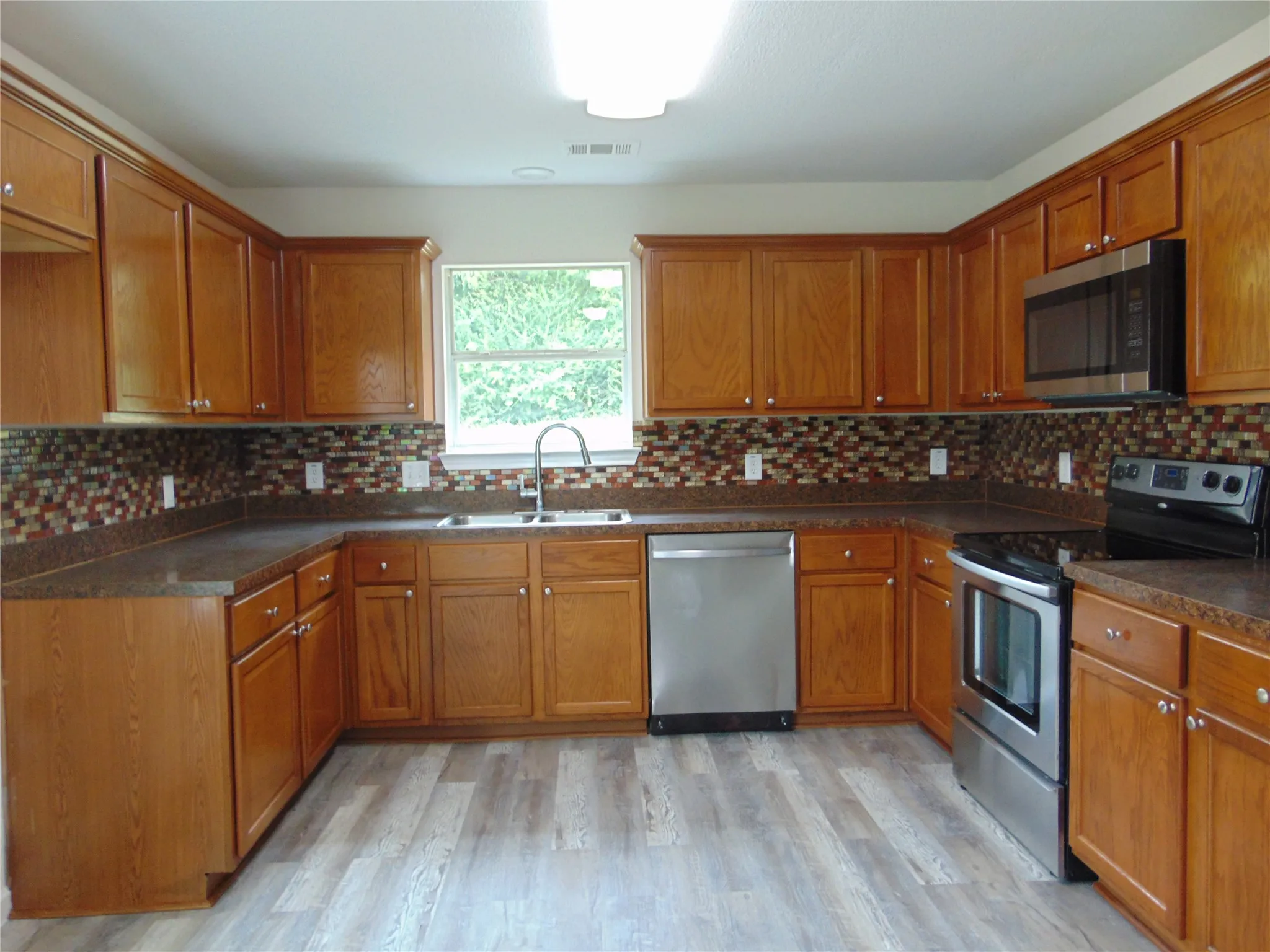 Single Family Residence For Sale in Dallas County , 2538 Camel Court, Dallas, Texas 75241, 3 Bedroom, 2 Bathroom, 2 Garage spaces, 1,377 Sqft, built in 2006, mls#21334862, Real Estate Agent in Dallas, Homes For Sale in Dallas county, Homes For Sale in Dallas, Realtor in Dallas Texas, Real Estate Brokerage Independent Realty Texas, Luminita Cordes Realtor