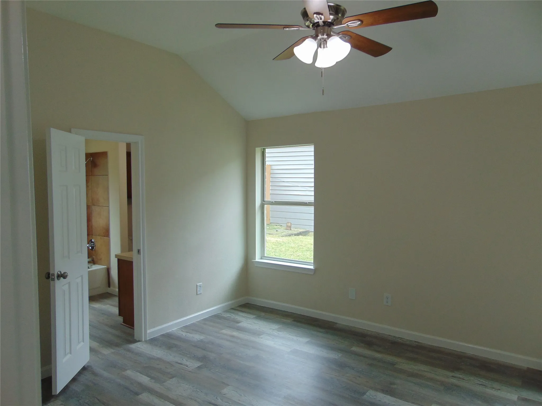 Single Family Residence For Sale in Dallas County , 2538 Camel Court, Dallas, Texas 75241, 3 Bedroom, 2 Bathroom, 2 Garage spaces, 1,377 Sqft, built in 2006, mls#21334862, Real Estate Agent in Dallas, Homes For Sale in Dallas county, Homes For Sale in Dallas, Realtor in Dallas Texas, Real Estate Brokerage Independent Realty Texas, Luminita Cordes Realtor