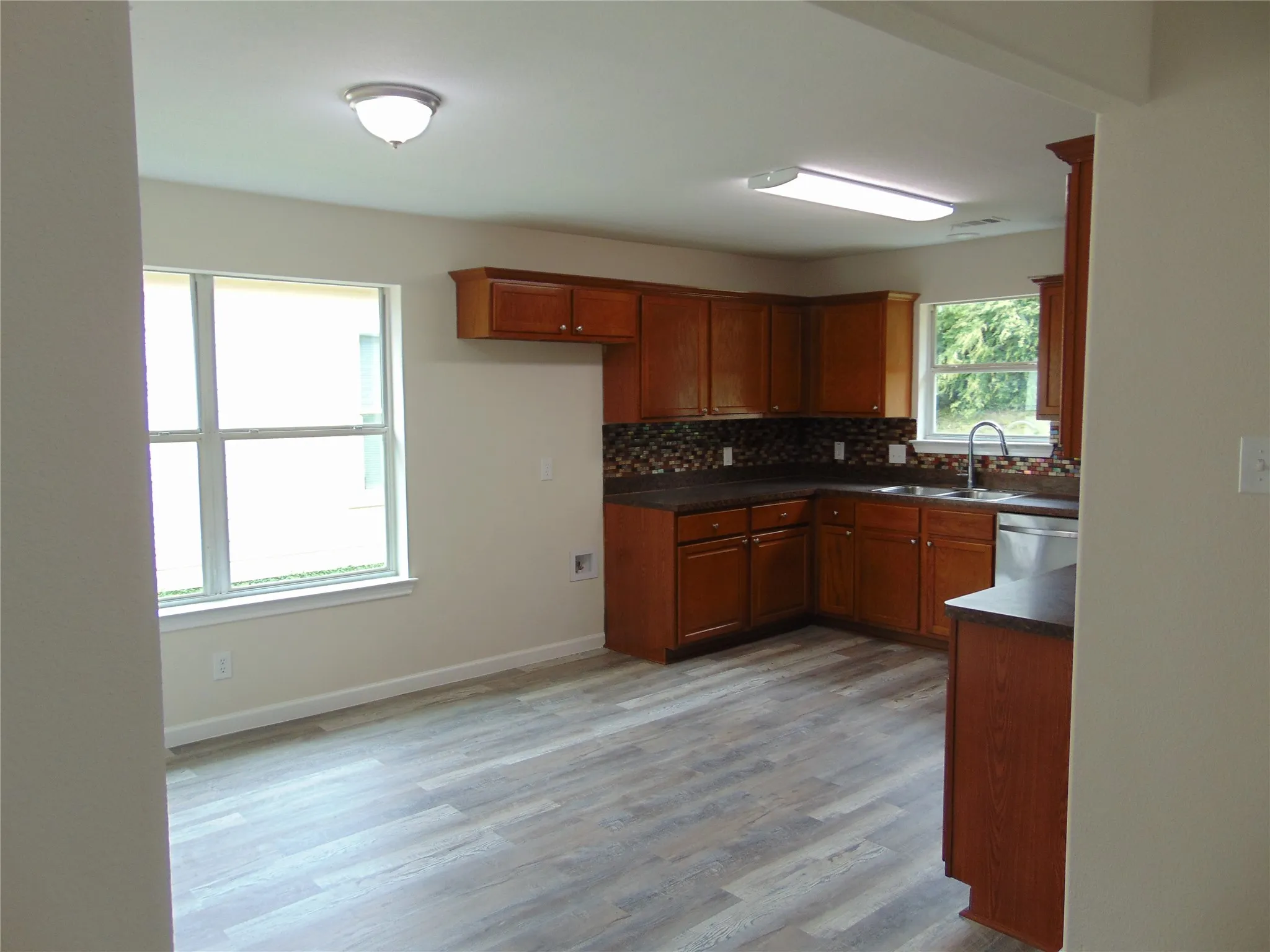 Single Family Residence For Sale in Dallas County , 2538 Camel Court, Dallas, Texas 75241, 3 Bedroom, 2 Bathroom, 2 Garage spaces, 1,377 Sqft, built in 2006, mls#21334862, Real Estate Agent in Dallas, Homes For Sale in Dallas county, Homes For Sale in Dallas, Realtor in Dallas Texas, Real Estate Brokerage Independent Realty Texas, Luminita Cordes Realtor