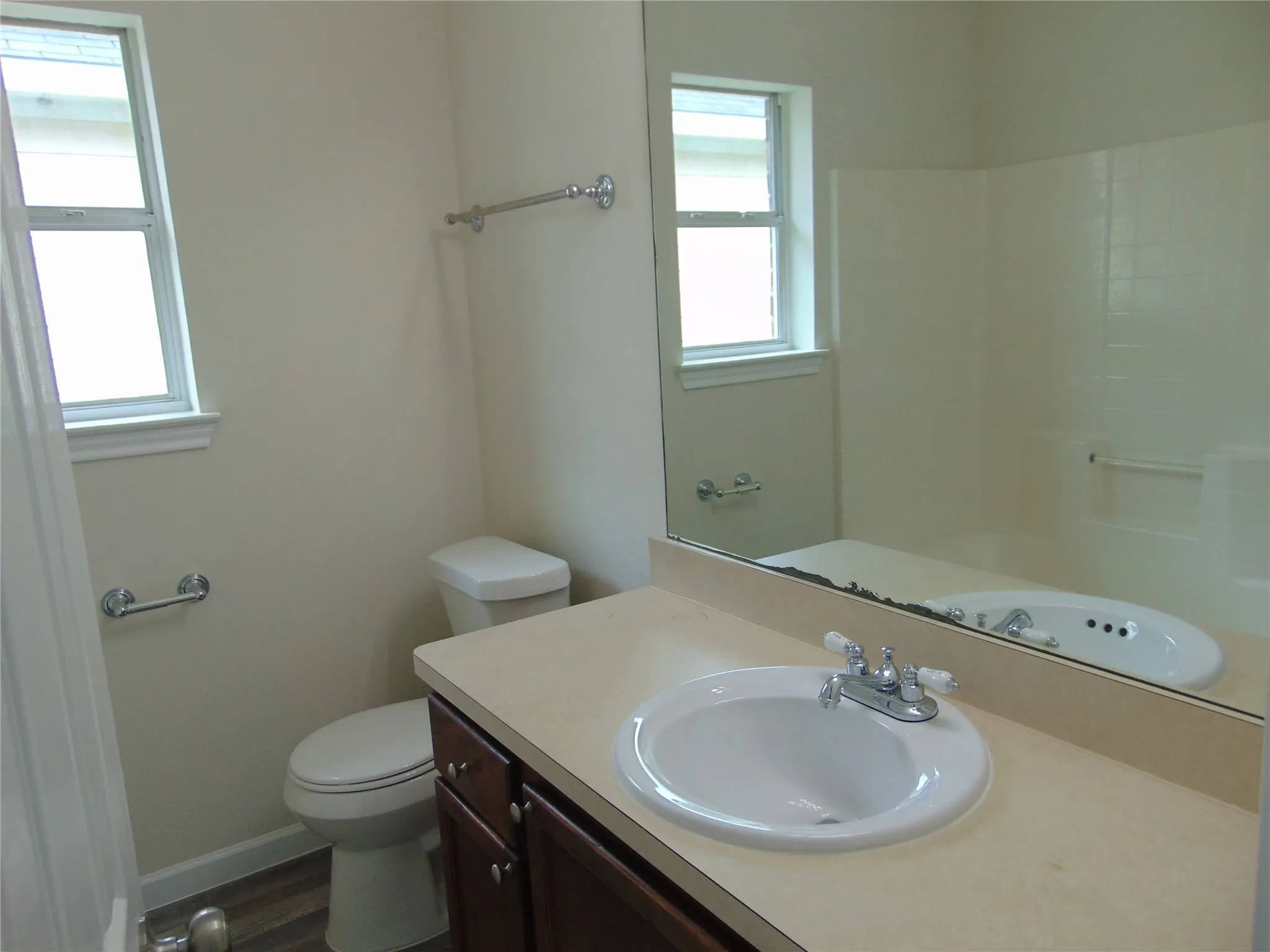 Single Family Residence For Sale in Dallas County , 2538 Camel Court, Dallas, Texas 75241, 3 Bedroom, 2 Bathroom, 2 Garage spaces, 1,377 Sqft, built in 2006, mls#21334862, Real Estate Agent in Dallas, Homes For Sale in Dallas county, Homes For Sale in Dallas, Realtor in Dallas Texas, Real Estate Brokerage Independent Realty Texas, Luminita Cordes Realtor