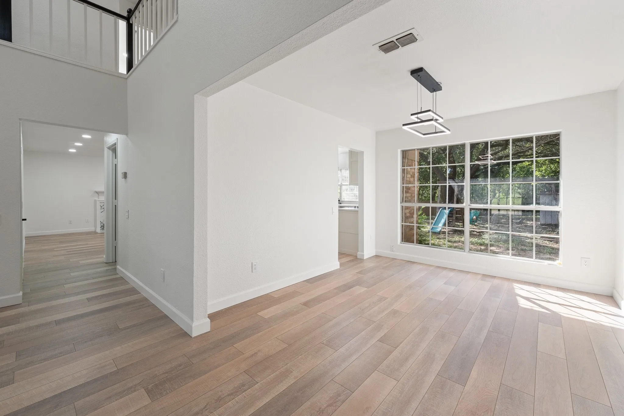 Single Family Residence For Sale in Tarrant County , 8005 Cloverglen Lane, Fort Worth, Texas 76123, 3 Bedroom, 3 Bathroom, 2 Garage spaces, 1,874 Sqft, built in 1989, mls#21340291, Real Estate Agent in Fort Worth, Homes For Sale in Tarrant county, Homes For Sale in Fort Worth, Realtor in Fort Worth Texas, Real Estate Brokerage Independent Realty Texas, Luminita Cordes Realtor