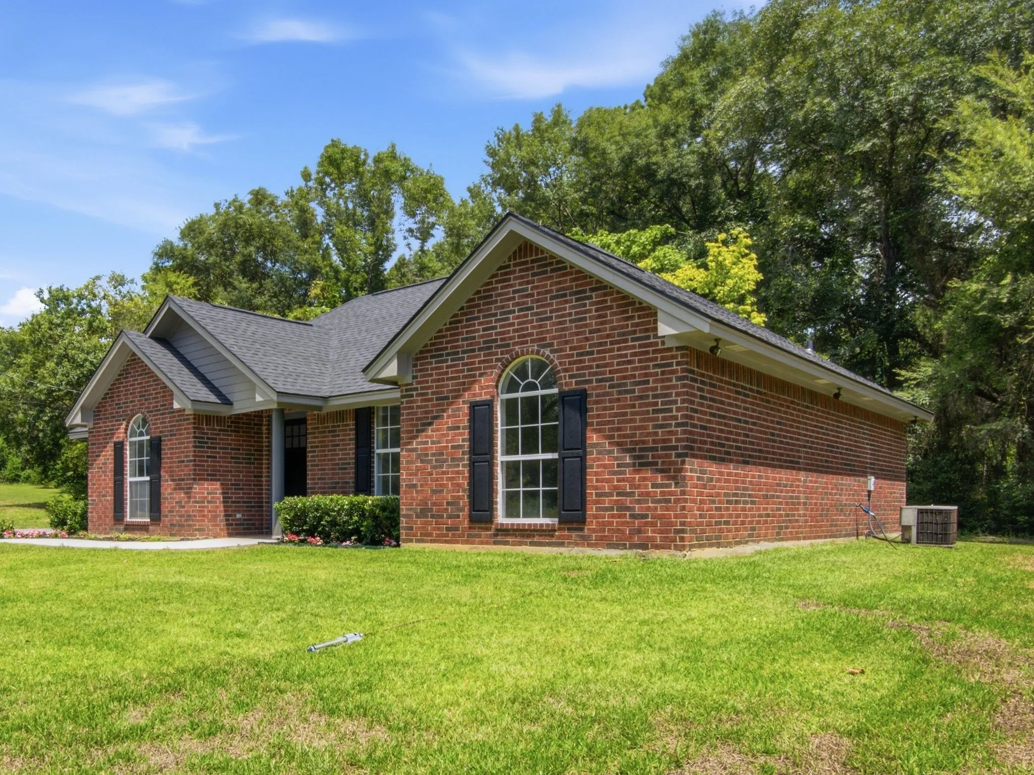 Single Family Residence For Sale in Henderson County , 105 E Foggle Street, Athens, Texas 75751, 4 Bedroom, 2 Bathroom, Garage spaces, 1,745 Sqft, built in 2000, mls#21340693, Real Estate Agent in Athens, Homes For Sale in Henderson county, Homes For Sale in Athens, Realtor in Athens Texas, Real Estate Brokerage Independent Realty Texas, Luminita Cordes Realtor
