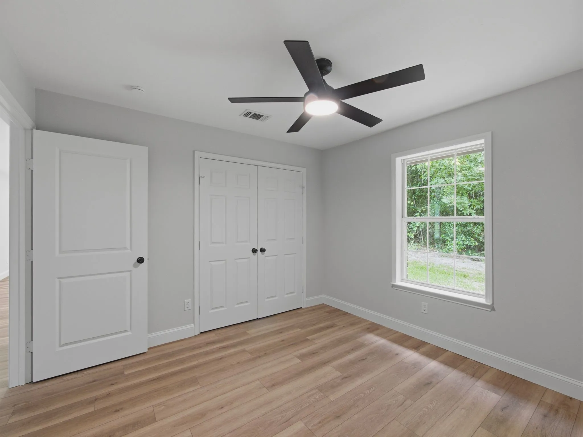 Single Family Residence For Sale in Henderson County , 105 E Foggle Street, Athens, Texas 75751, 4 Bedroom, 2 Bathroom, Garage spaces, 1,745 Sqft, built in 2000, mls#21340693, Real Estate Agent in Athens, Homes For Sale in Henderson county, Homes For Sale in Athens, Realtor in Athens Texas, Real Estate Brokerage Independent Realty Texas, Luminita Cordes Realtor