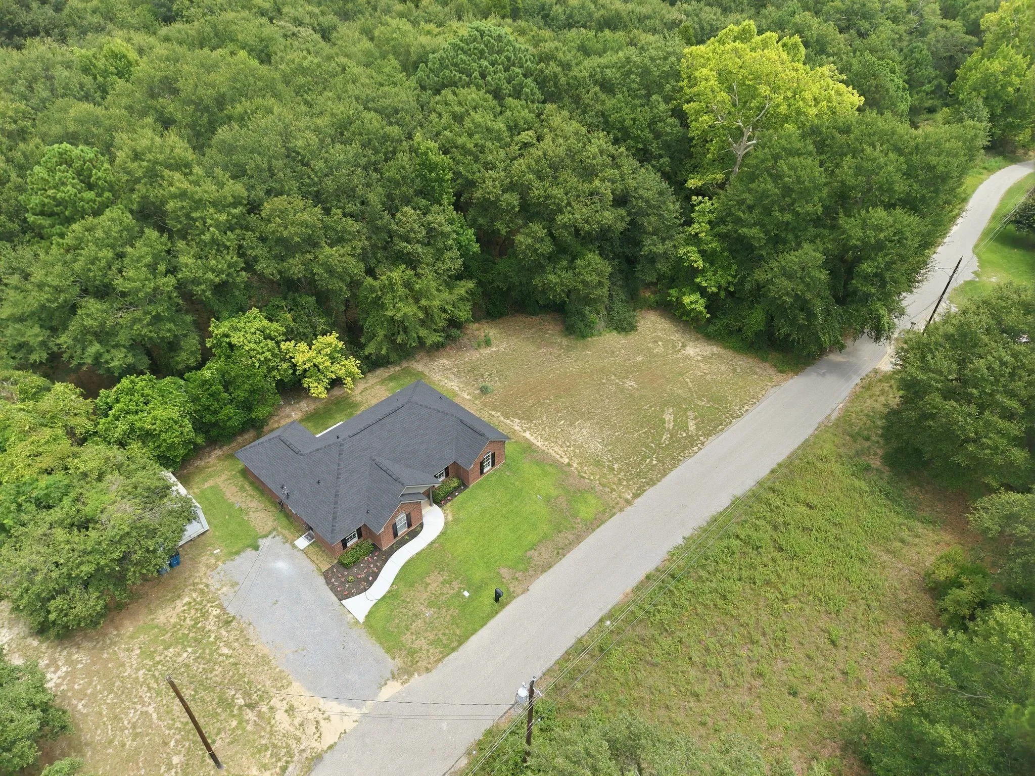 Single Family Residence For Sale in Henderson County , 105 E Foggle Street, Athens, Texas 75751, 4 Bedroom, 2 Bathroom, Garage spaces, 1,745 Sqft, built in 2000, mls#21340693, Real Estate Agent in Athens, Homes For Sale in Henderson county, Homes For Sale in Athens, Realtor in Athens Texas, Real Estate Brokerage Independent Realty Texas, Luminita Cordes Realtor