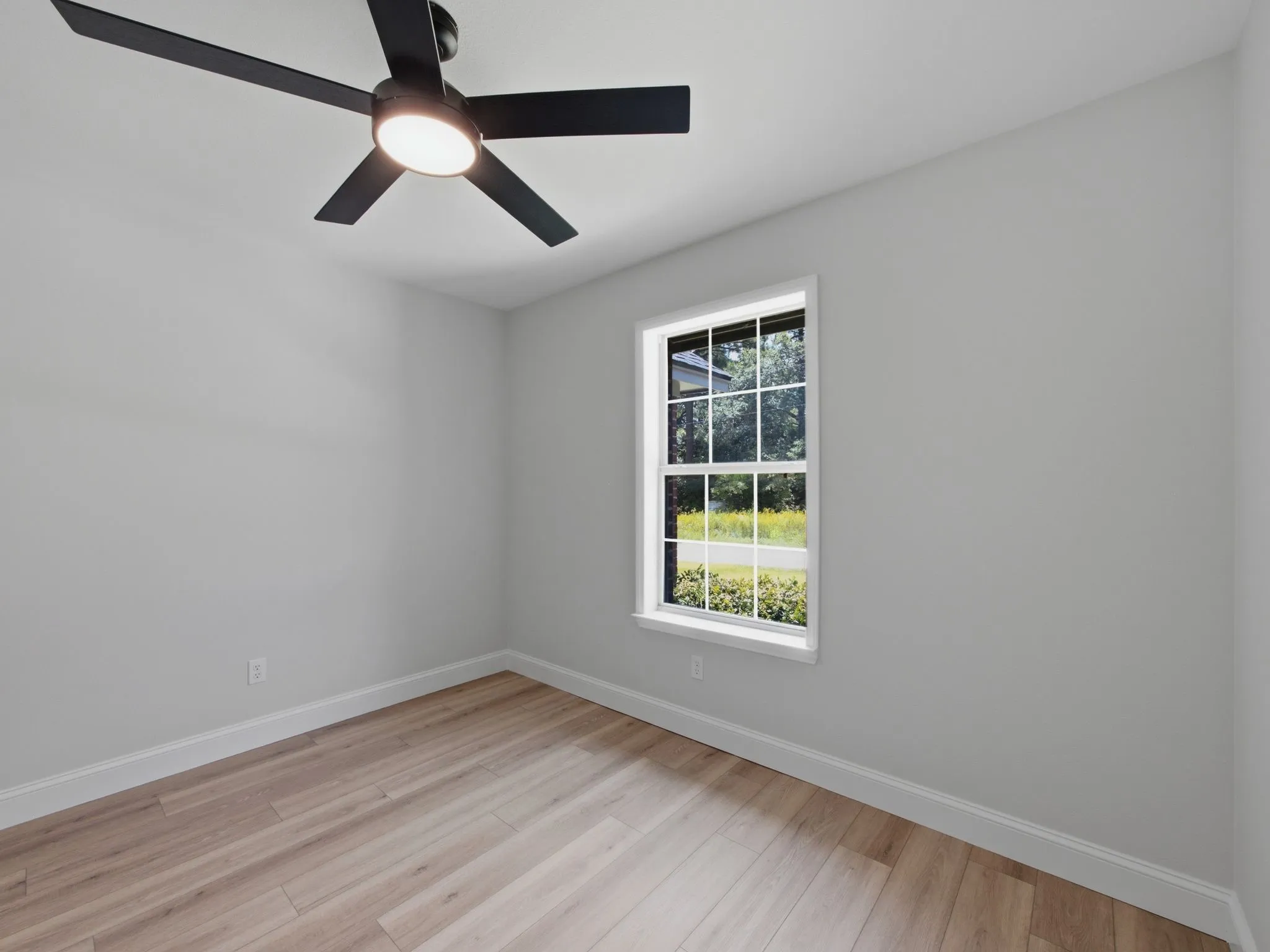Single Family Residence For Sale in Henderson County , 105 E Foggle Street, Athens, Texas 75751, 4 Bedroom, 2 Bathroom, Garage spaces, 1,745 Sqft, built in 2000, mls#21340693, Real Estate Agent in Athens, Homes For Sale in Henderson county, Homes For Sale in Athens, Realtor in Athens Texas, Real Estate Brokerage Independent Realty Texas, Luminita Cordes Realtor