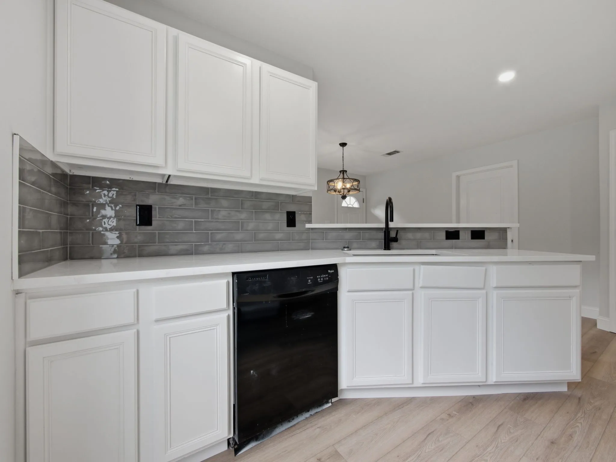 Single Family Residence For Sale in Henderson County , 105 E Foggle Street, Athens, Texas 75751, 4 Bedroom, 2 Bathroom, Garage spaces, 1,745 Sqft, built in 2000, mls#21340693, Real Estate Agent in Athens, Homes For Sale in Henderson county, Homes For Sale in Athens, Realtor in Athens Texas, Real Estate Brokerage Independent Realty Texas, Luminita Cordes Realtor