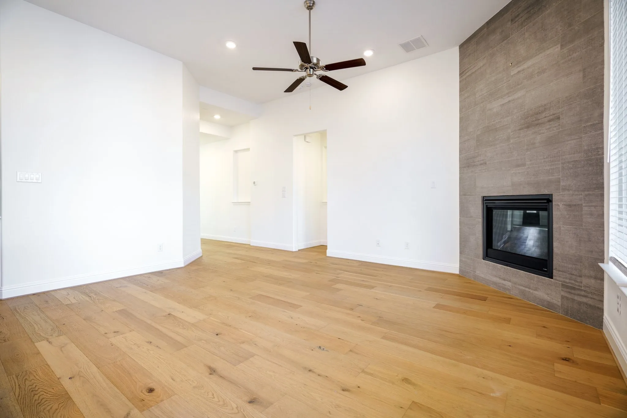 Single Family Residence For Rent in Collin County , 7470 Sanctuary Drive, Frisco, Texas 75033, 4 Bedroom, 4 Bathroom, 3 Garage spaces, 3,267 Sqft, built in 2021, mls#21327412, Real Estate Agent in Frisco, Homes For Rent in Collin county, Homes For Rent in Frisco, Realtor in Frisco Texas, Real Estate Brokerage Independent Realty Texas, Luminita Cordes Realtor