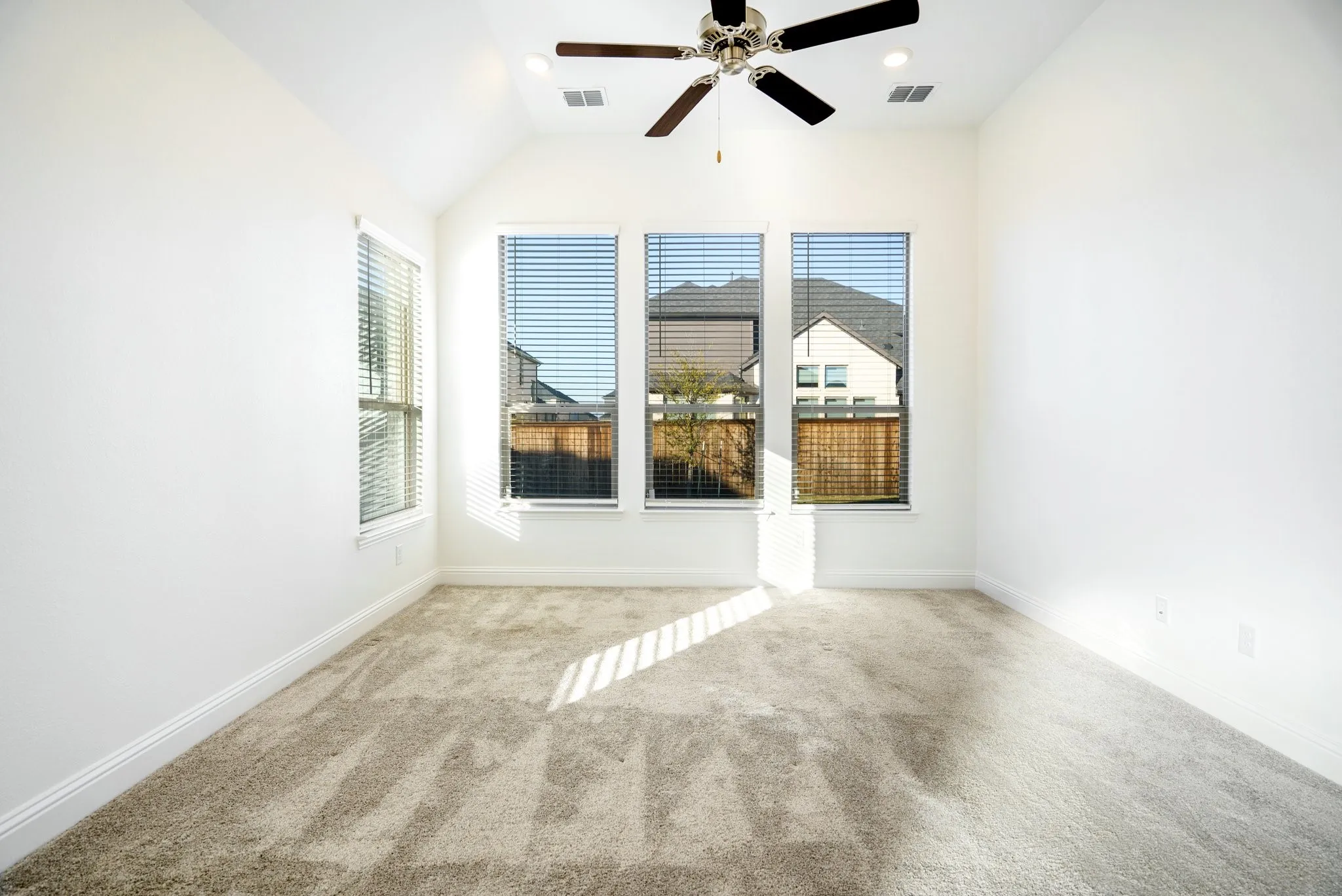 Single Family Residence For Rent in Collin County , 7470 Sanctuary Drive, Frisco, Texas 75033, 4 Bedroom, 4 Bathroom, 3 Garage spaces, 3,267 Sqft, built in 2021, mls#21327412, Real Estate Agent in Frisco, Homes For Rent in Collin county, Homes For Rent in Frisco, Realtor in Frisco Texas, Real Estate Brokerage Independent Realty Texas, Luminita Cordes Realtor