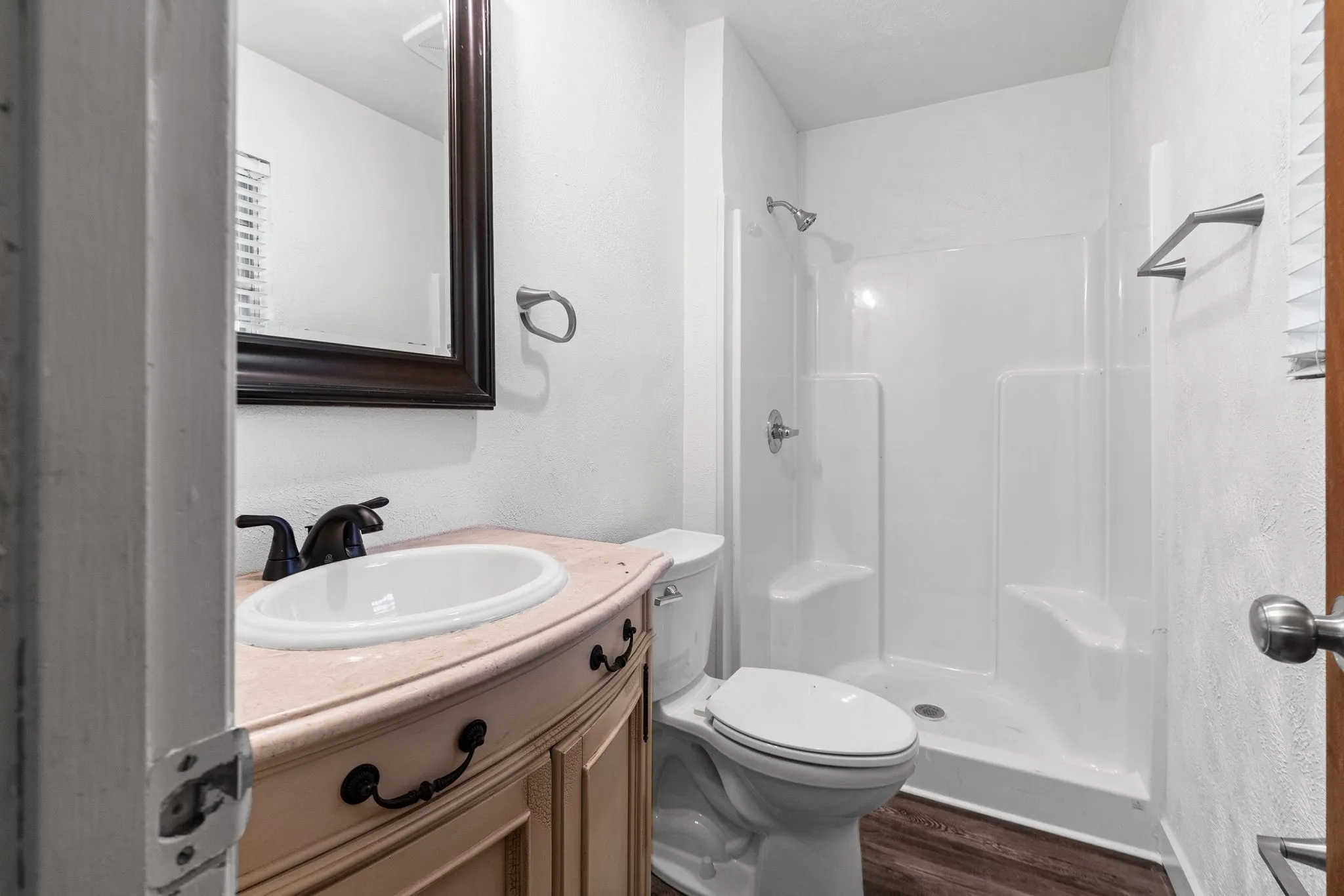 Single Family Residence For Rent in Hunt County , 3500 Nashville Avenue, Greenville, Texas 75402, 3 Bedroom, 2 Bathroom, 2 Garage spaces, 1,596 Sqft, built in 1963, mls#21340918, Real Estate Agent in Greenville, Homes For Rent in Hunt county, Homes For Rent in Greenville, Realtor in Greenville Texas, Real Estate Brokerage Independent Realty Texas, Luminita Cordes Realtor