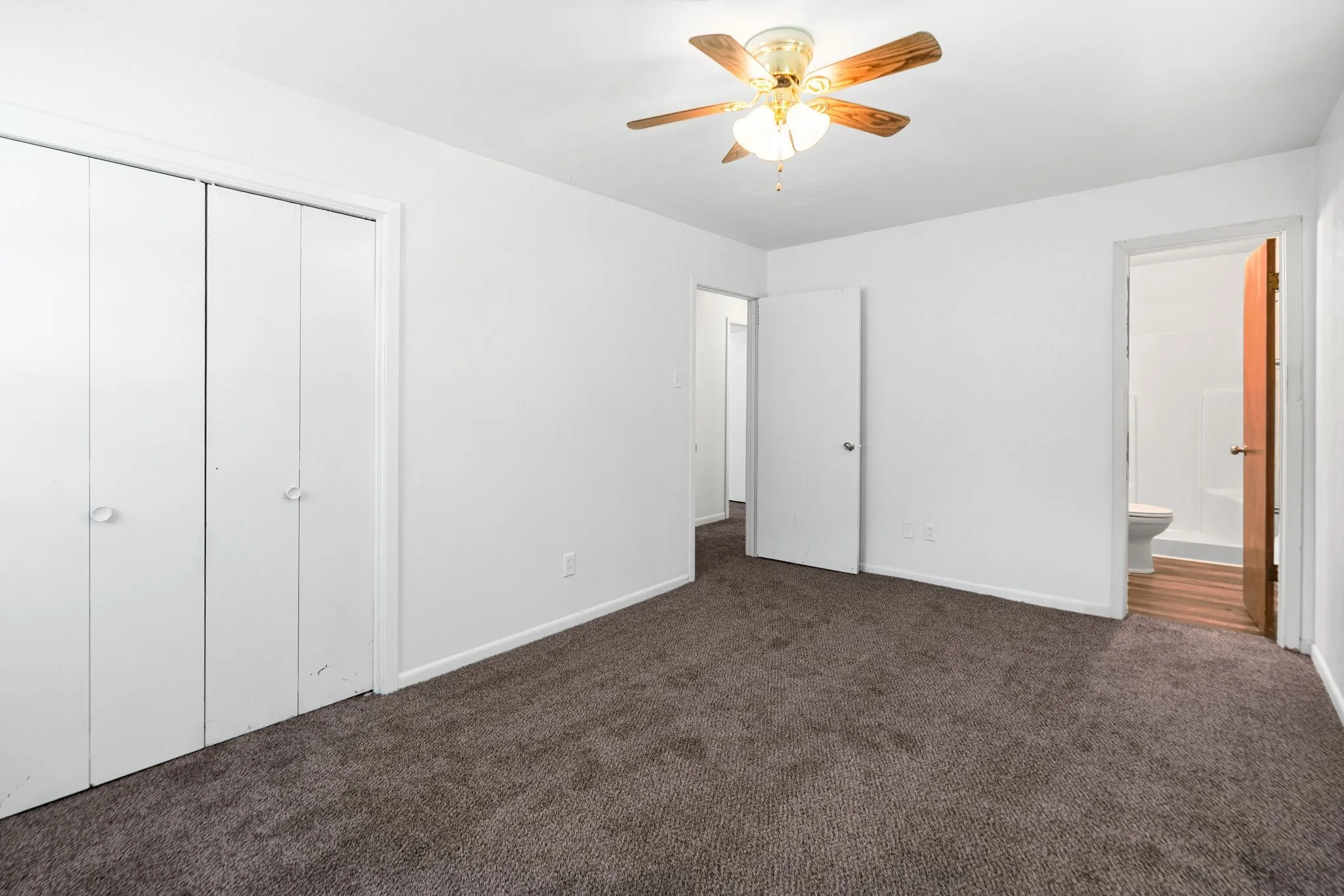 Single Family Residence For Rent in Hunt County , 3500 Nashville Avenue, Greenville, Texas 75402, 3 Bedroom, 2 Bathroom, 2 Garage spaces, 1,596 Sqft, built in 1963, mls#21340918, Real Estate Agent in Greenville, Homes For Rent in Hunt county, Homes For Rent in Greenville, Realtor in Greenville Texas, Real Estate Brokerage Independent Realty Texas, Luminita Cordes Realtor