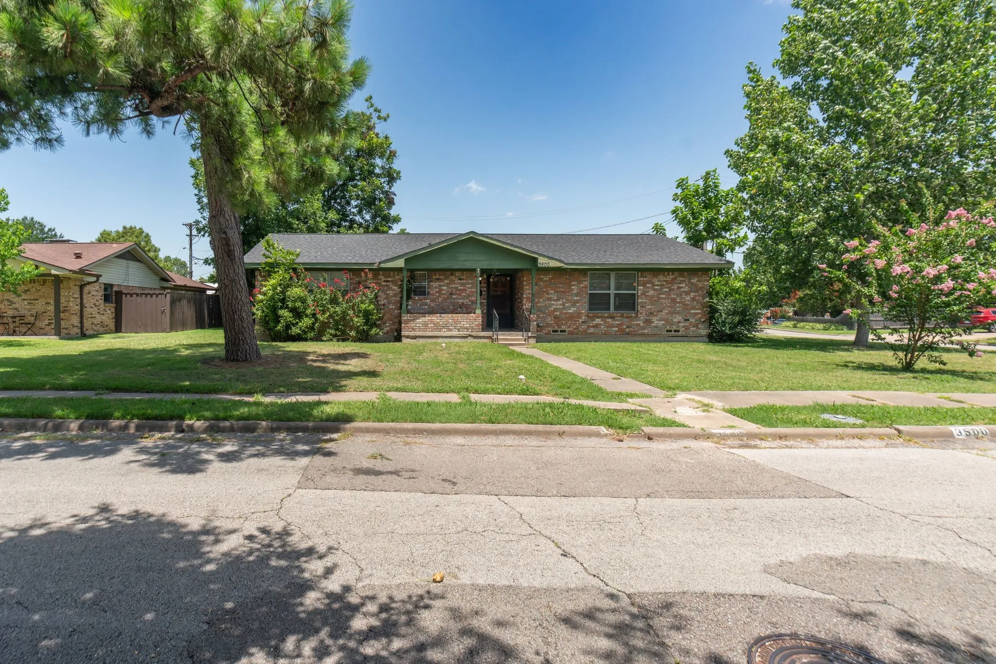 Single Family Residence For Rent in Hunt County , 3500 Nashville Avenue, Greenville, Texas 75402, 3 Bedroom, 2 Bathroom, 2 Garage spaces, 1,596 Sqft, built in 1963, mls#21340918, Real Estate Agent in Greenville, Homes For Rent in Hunt county, Homes For Rent in Greenville, Realtor in Greenville Texas, Real Estate Brokerage Independent Realty Texas, Luminita Cordes Realtor