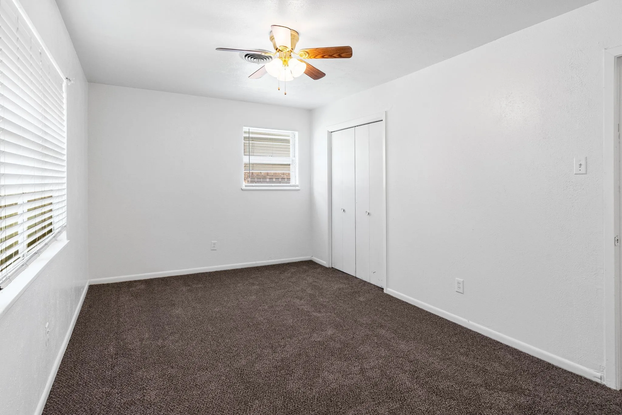 Single Family Residence For Rent in Hunt County , 3500 Nashville Avenue, Greenville, Texas 75402, 3 Bedroom, 2 Bathroom, 2 Garage spaces, 1,596 Sqft, built in 1963, mls#21340918, Real Estate Agent in Greenville, Homes For Rent in Hunt county, Homes For Rent in Greenville, Realtor in Greenville Texas, Real Estate Brokerage Independent Realty Texas, Luminita Cordes Realtor