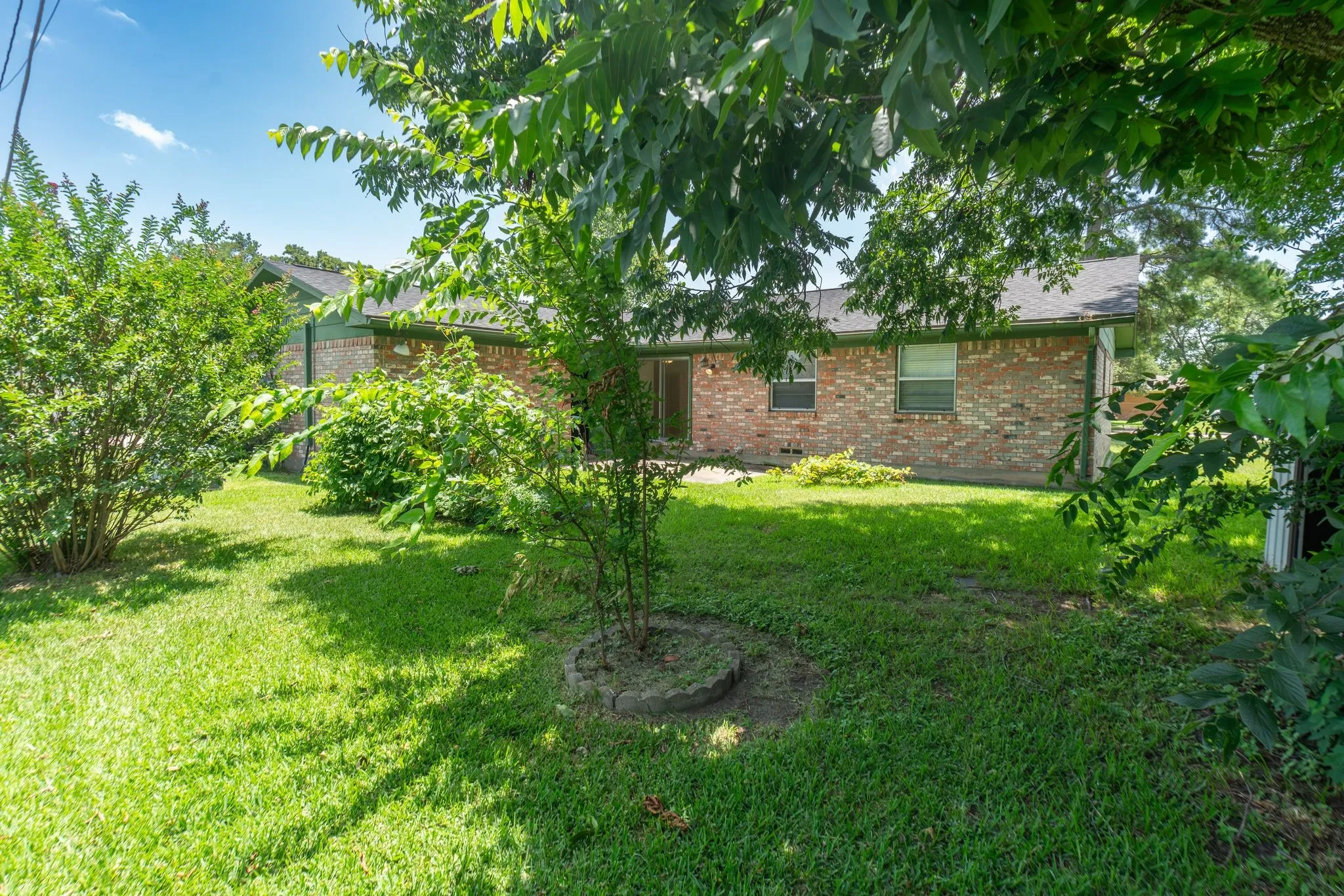 Single Family Residence For Rent in Hunt County , 3500 Nashville Avenue, Greenville, Texas 75402, 3 Bedroom, 2 Bathroom, 2 Garage spaces, 1,596 Sqft, built in 1963, mls#21340918, Real Estate Agent in Greenville, Homes For Rent in Hunt county, Homes For Rent in Greenville, Realtor in Greenville Texas, Real Estate Brokerage Independent Realty Texas, Luminita Cordes Realtor