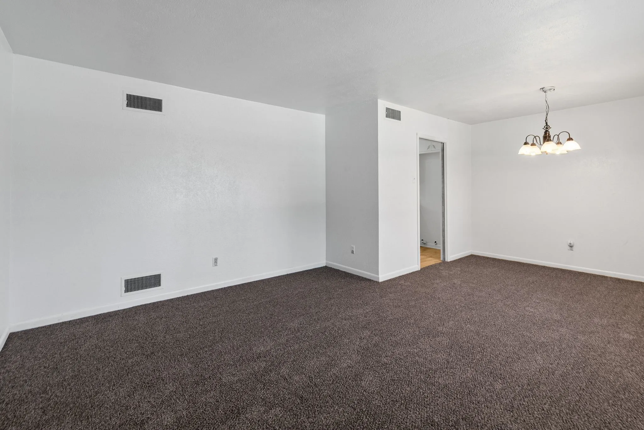 Single Family Residence For Rent in Hunt County , 3500 Nashville Avenue, Greenville, Texas 75402, 3 Bedroom, 2 Bathroom, 2 Garage spaces, 1,596 Sqft, built in 1963, mls#21340918, Real Estate Agent in Greenville, Homes For Rent in Hunt county, Homes For Rent in Greenville, Realtor in Greenville Texas, Real Estate Brokerage Independent Realty Texas, Luminita Cordes Realtor