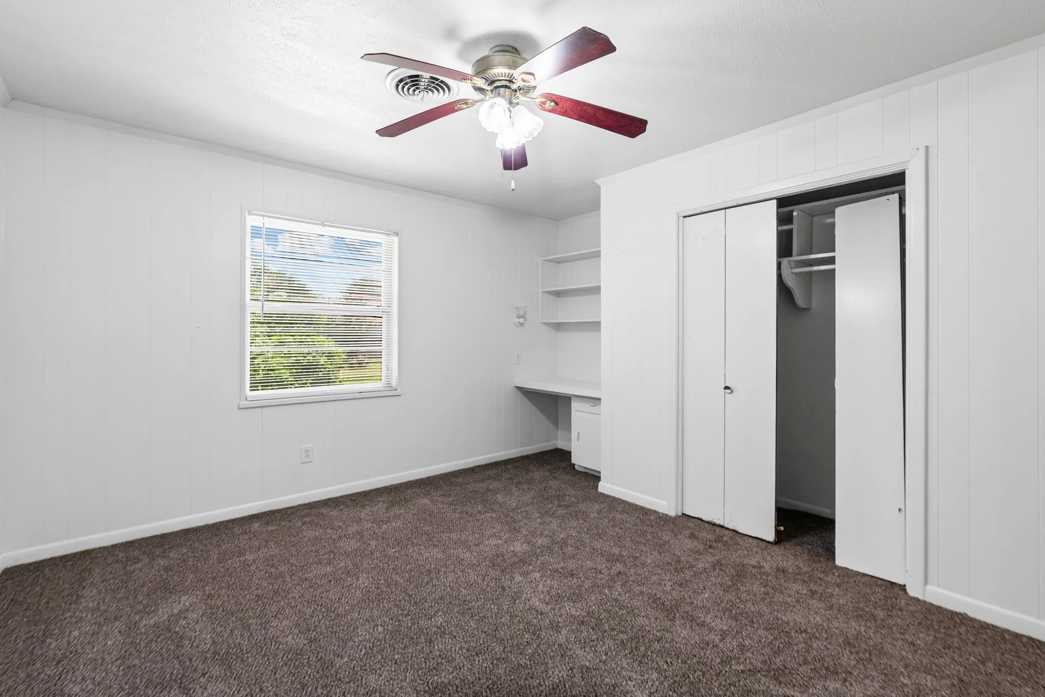 Single Family Residence For Rent in Hunt County , 3500 Nashville Avenue, Greenville, Texas 75402, 3 Bedroom, 2 Bathroom, 2 Garage spaces, 1,596 Sqft, built in 1963, mls#21340918, Real Estate Agent in Greenville, Homes For Rent in Hunt county, Homes For Rent in Greenville, Realtor in Greenville Texas, Real Estate Brokerage Independent Realty Texas, Luminita Cordes Realtor